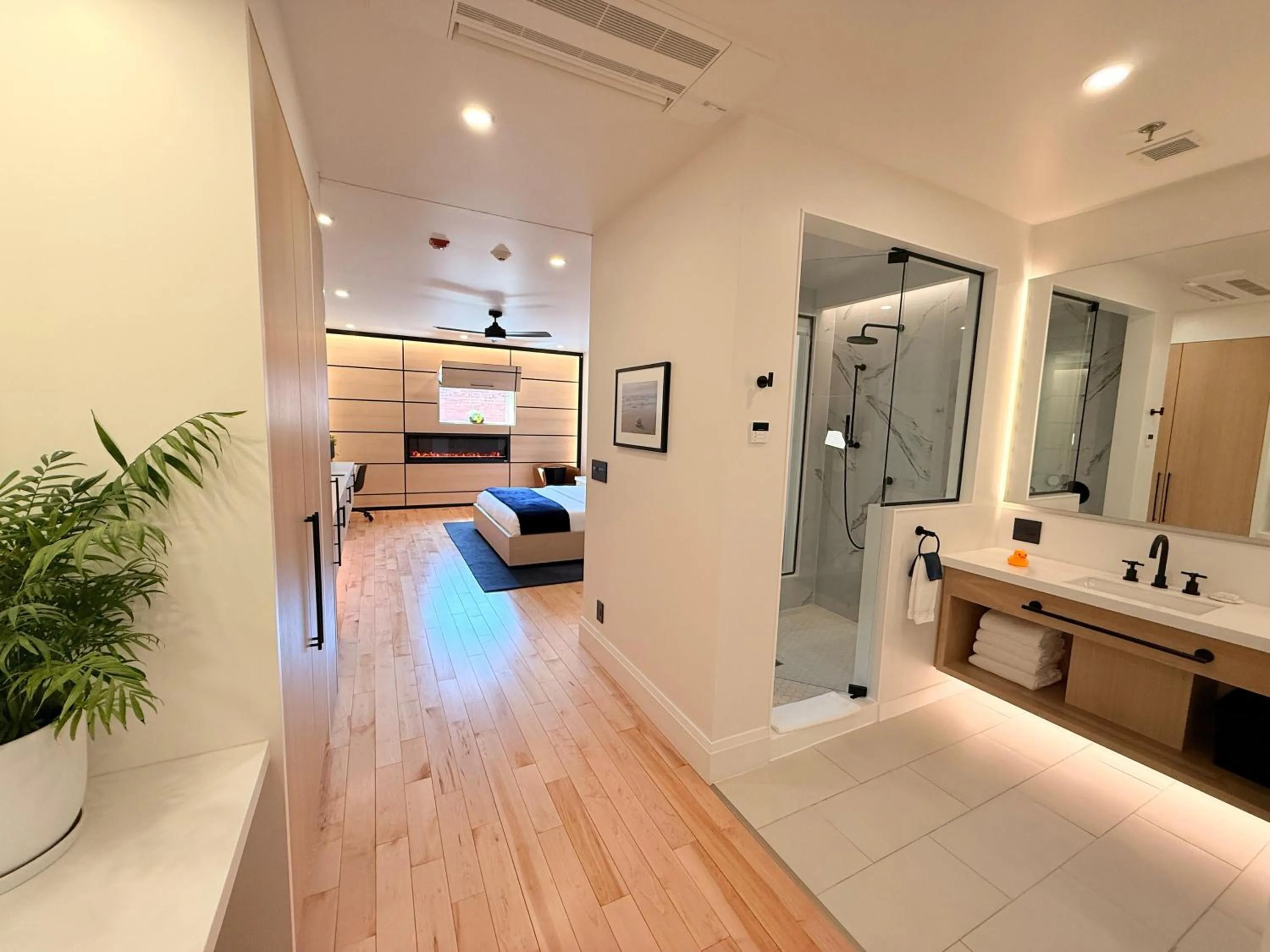 Bedroom in Cribs on Main