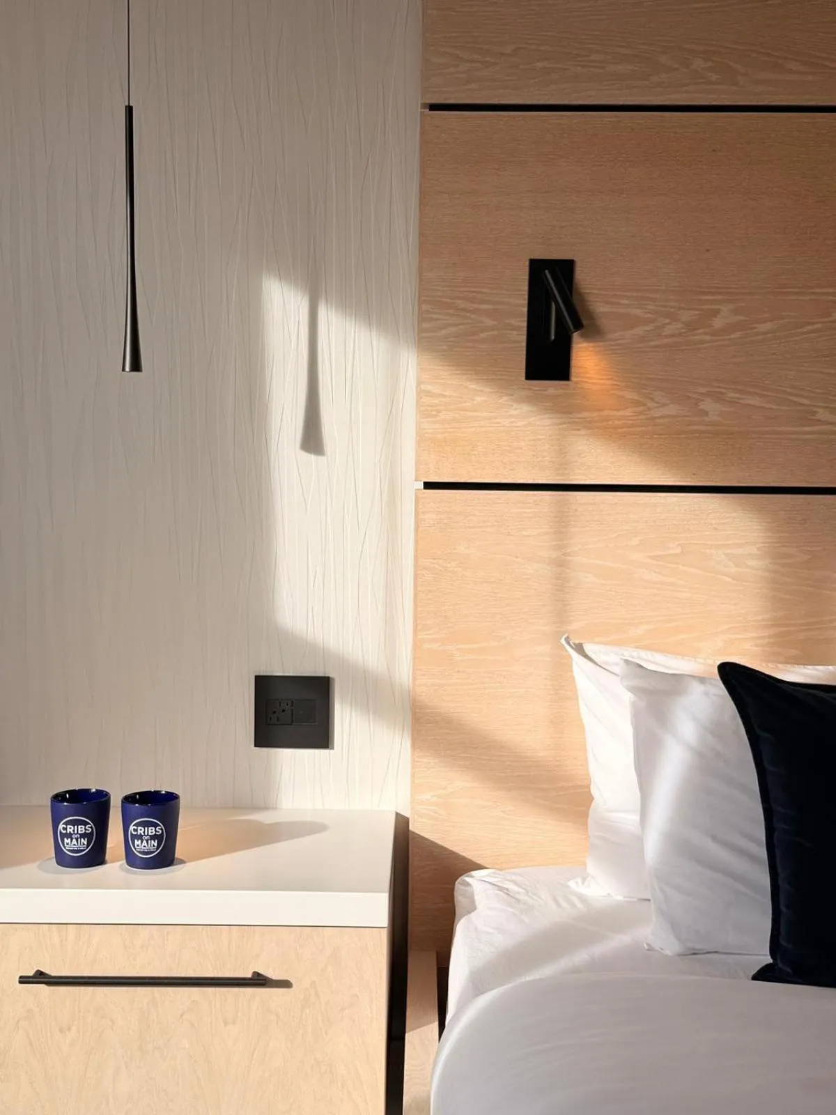 Coffee/tea facilities, Bed in Cribs on Main