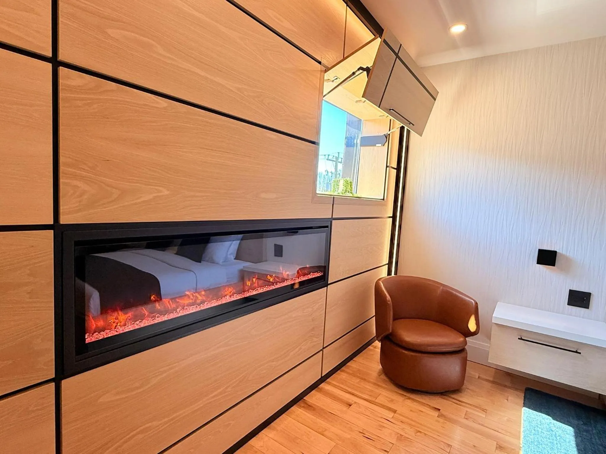 fireplace in Cribs on Main