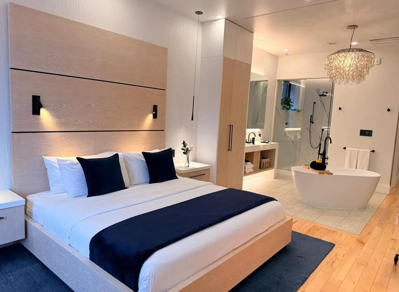 Shower, Bed in Cribs on Main