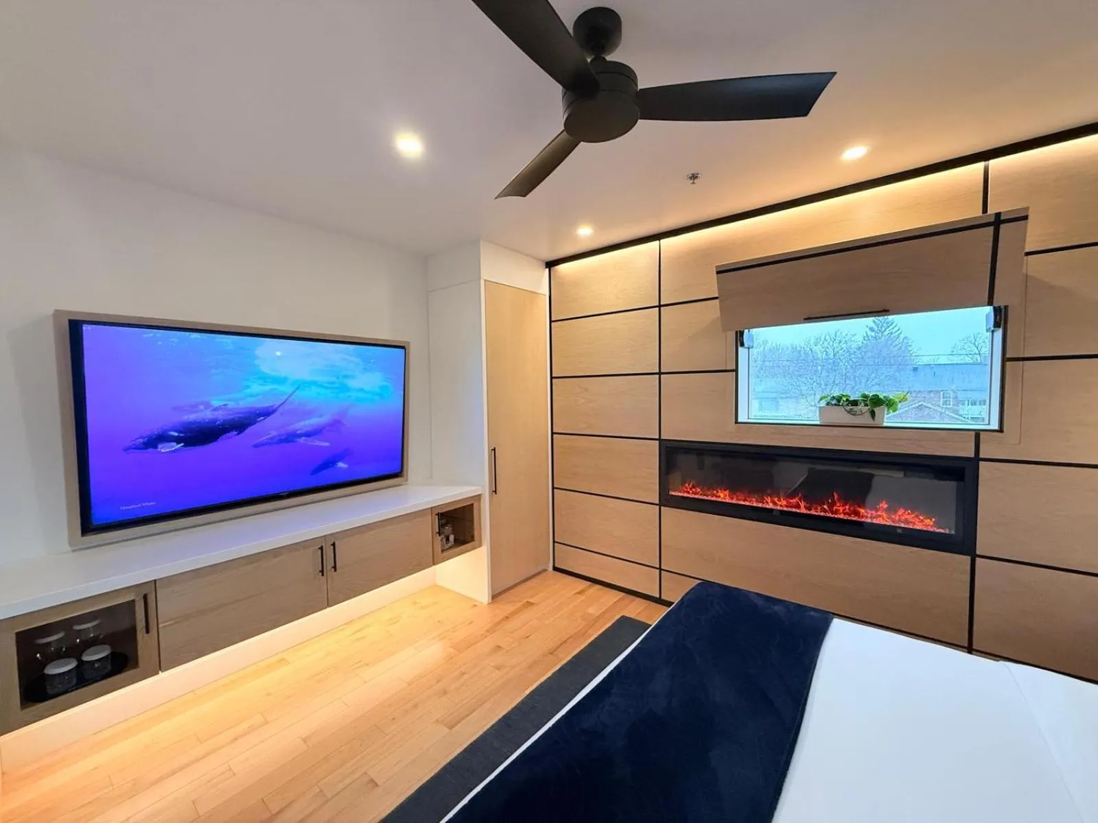 TV and multimedia, Bed in Cribs on Main