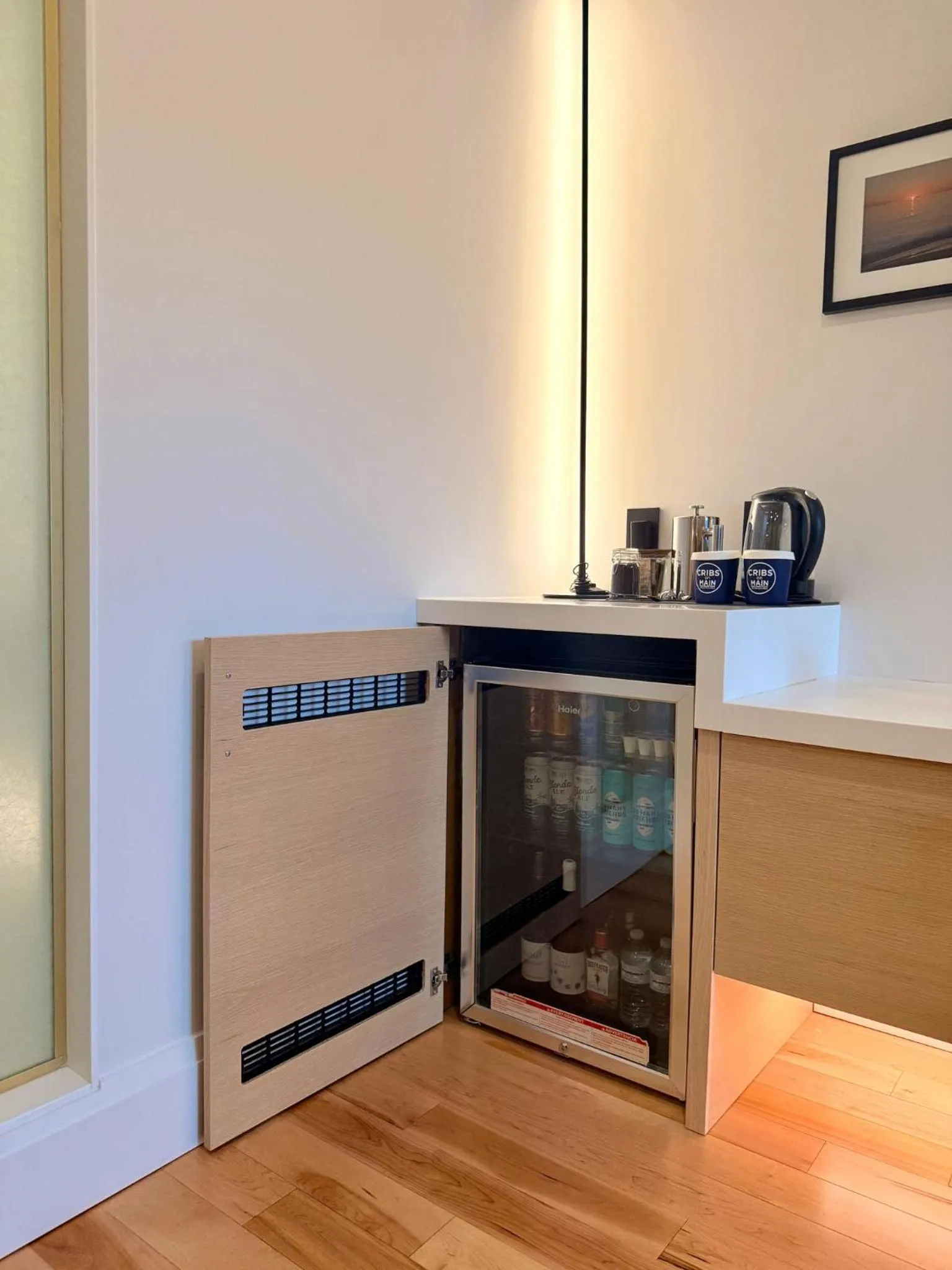 minibar in Cribs on Main