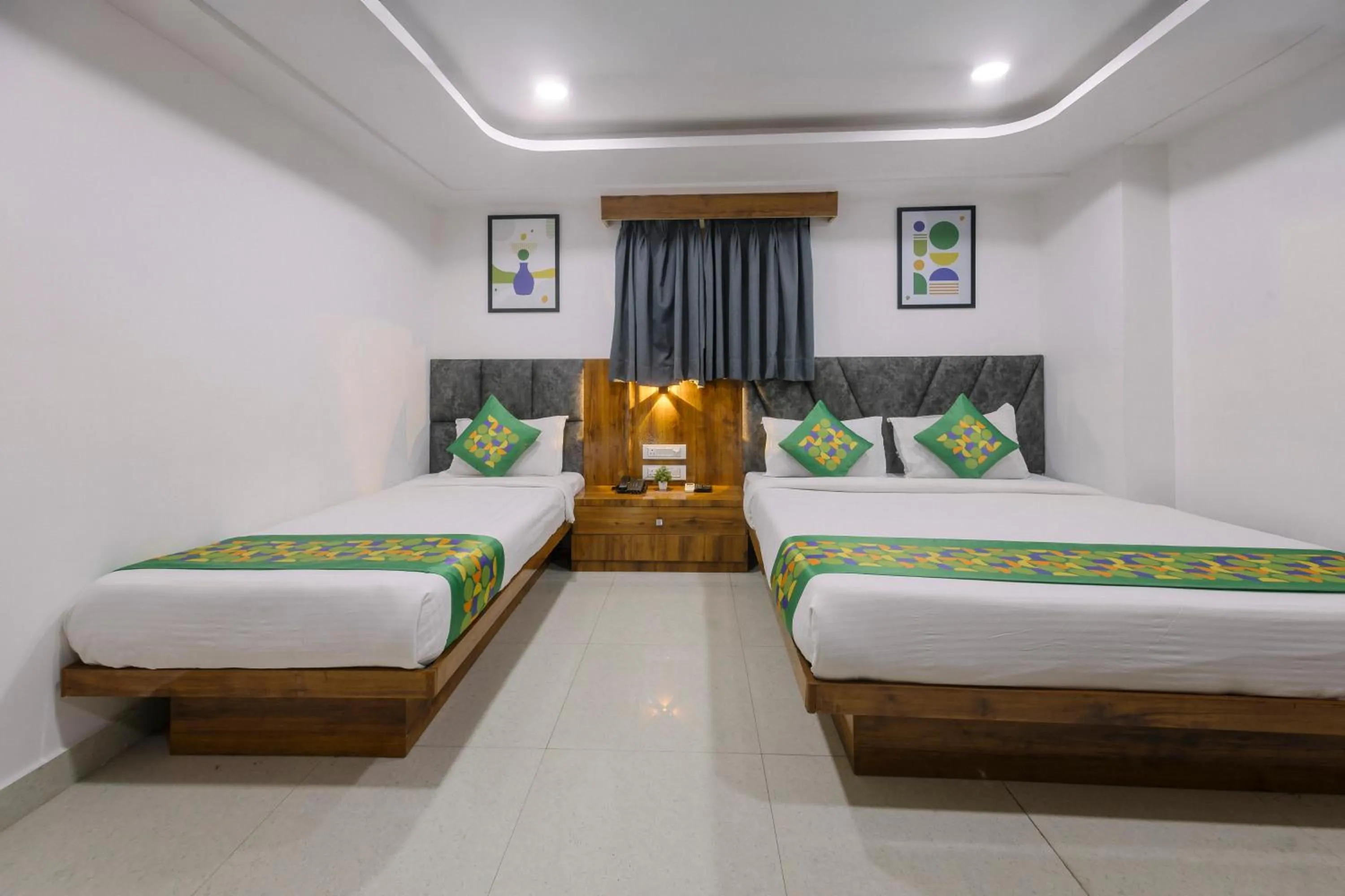 Bedroom, Bed in Treebo Prince Plaza