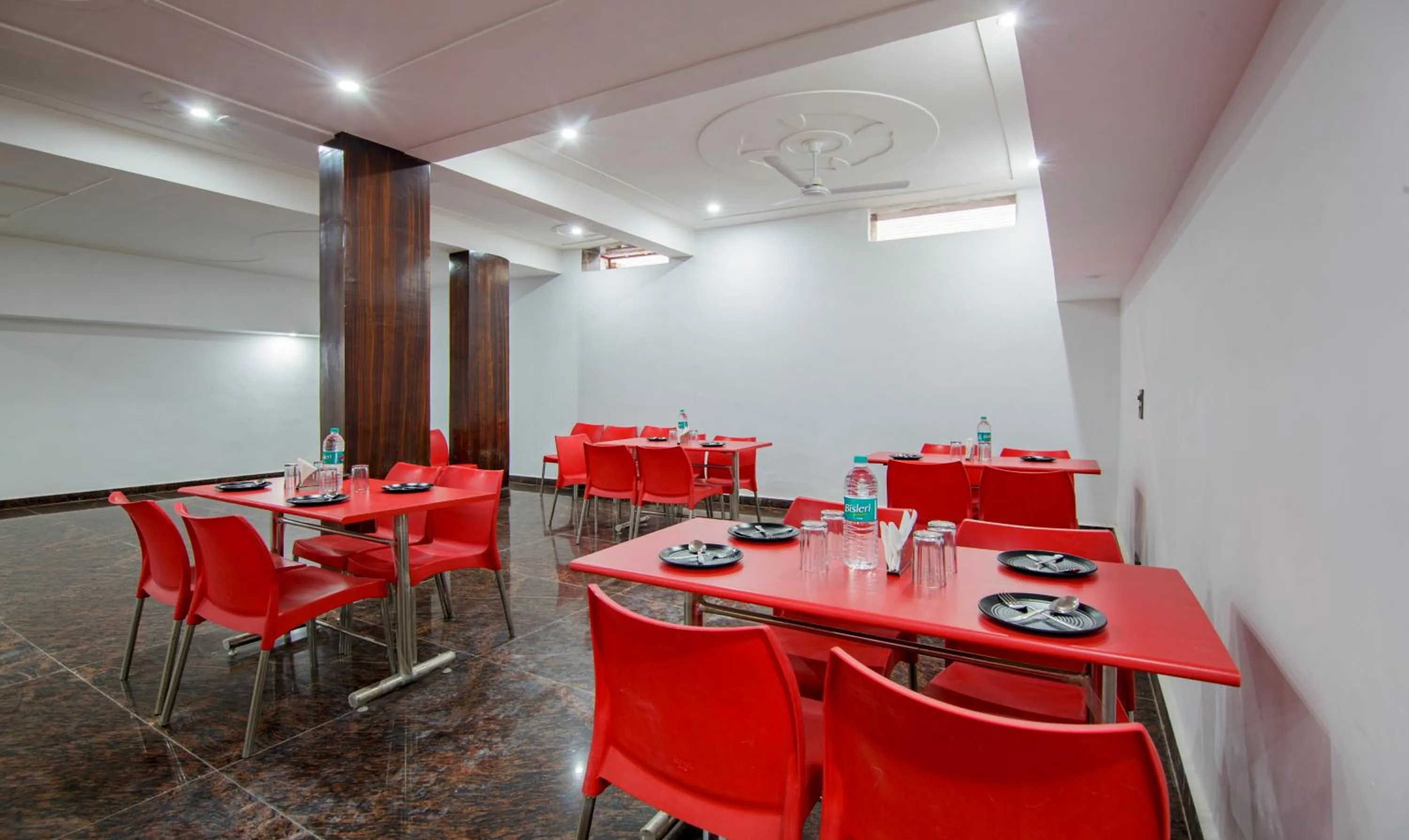 Restaurant/places to eat in Treebo Grand Vista - 63A