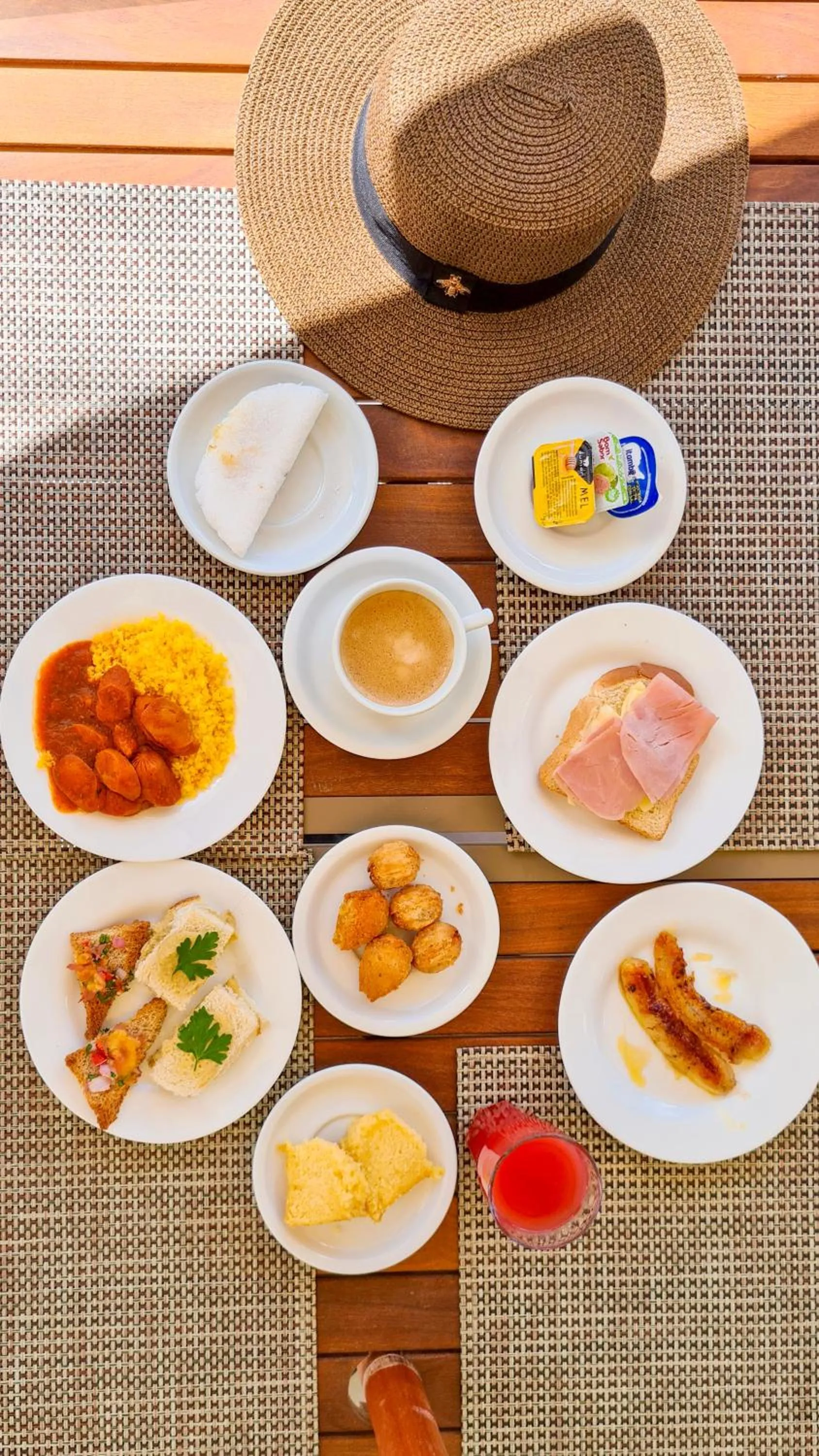 Breakfast in Sunny Hall by AFT