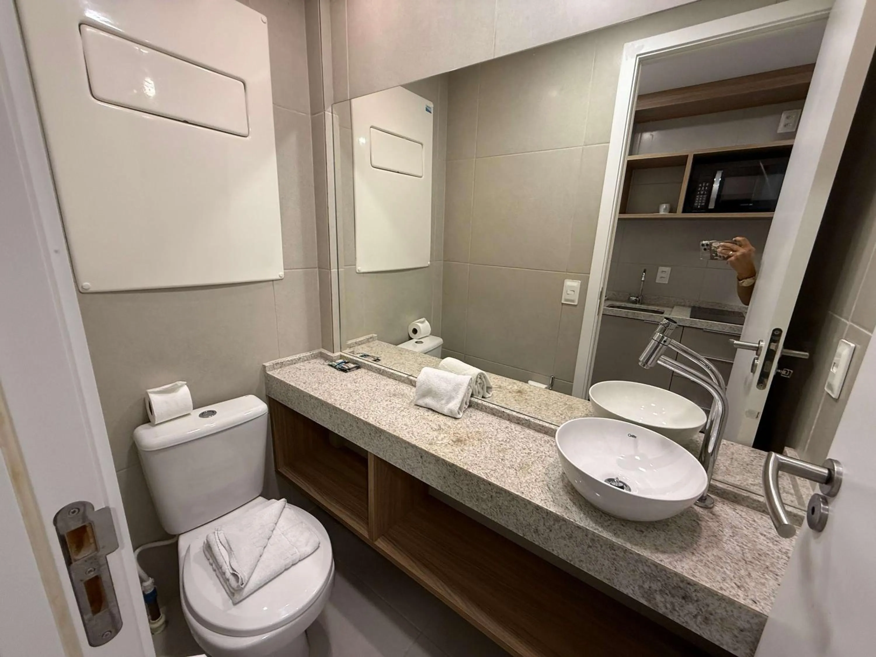 Bathroom in Sunny Hall by AFT