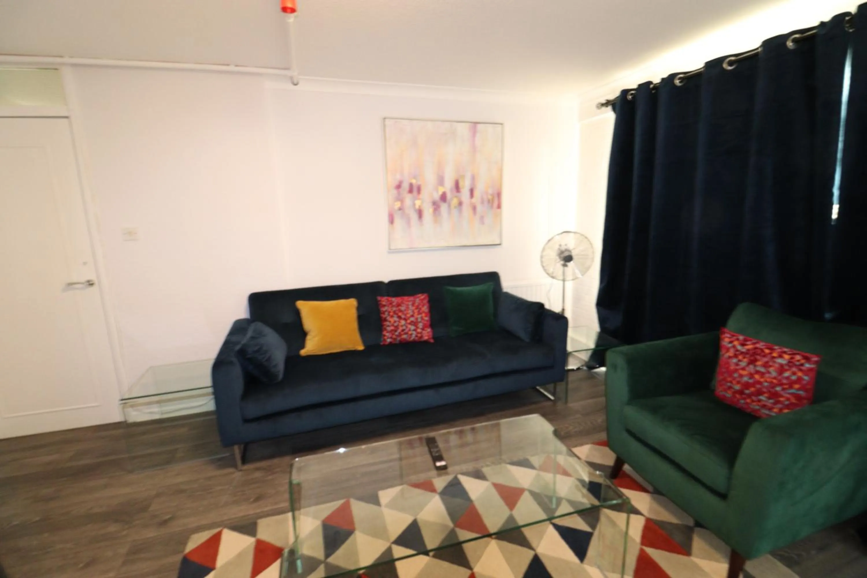 Living room in London Central Modern Apartment Charlton