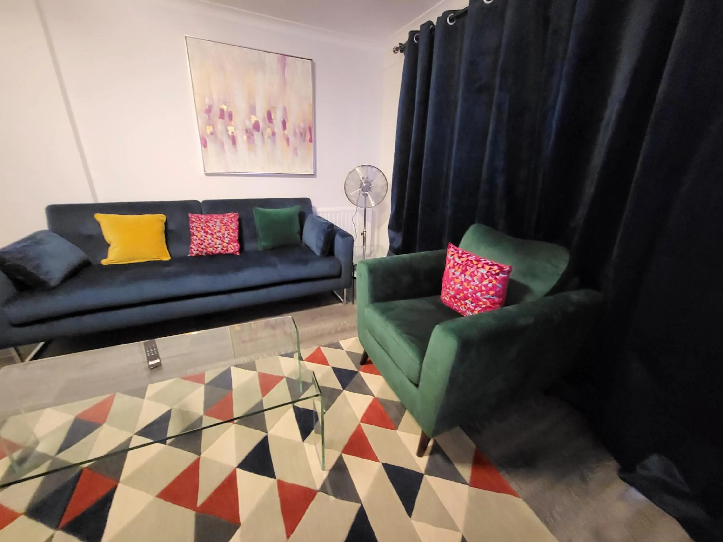 Living room in London Central Modern Apartment Charlton