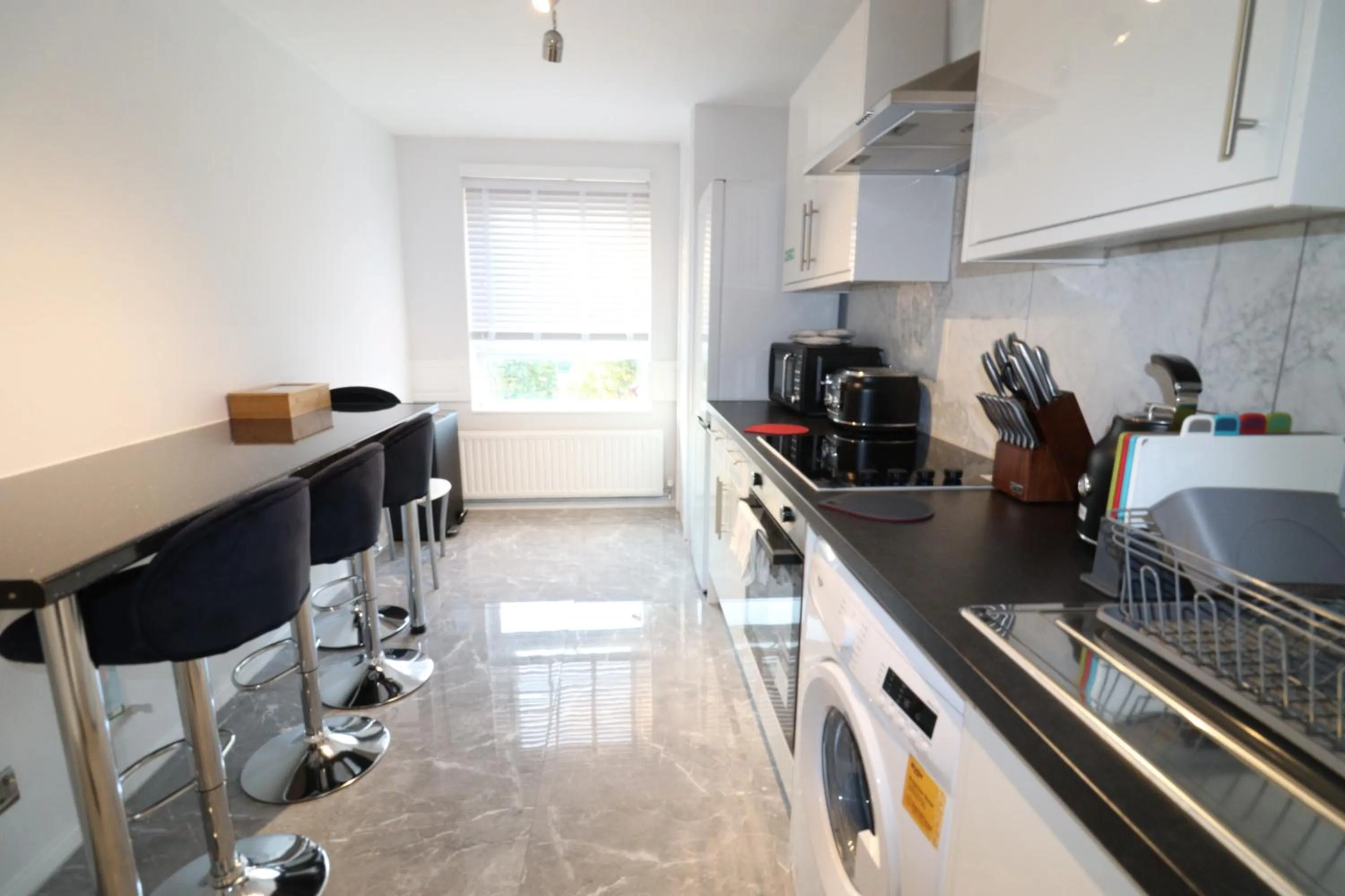 Kitchen or kitchenette in London Central Modern Apartment Charlton