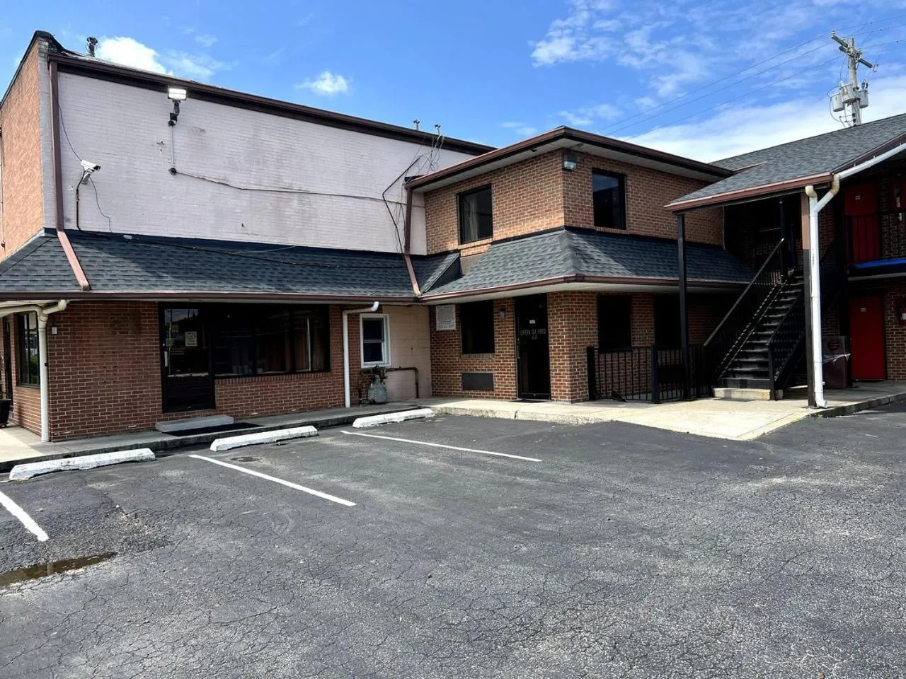 Property building in Budget Plaza Motel