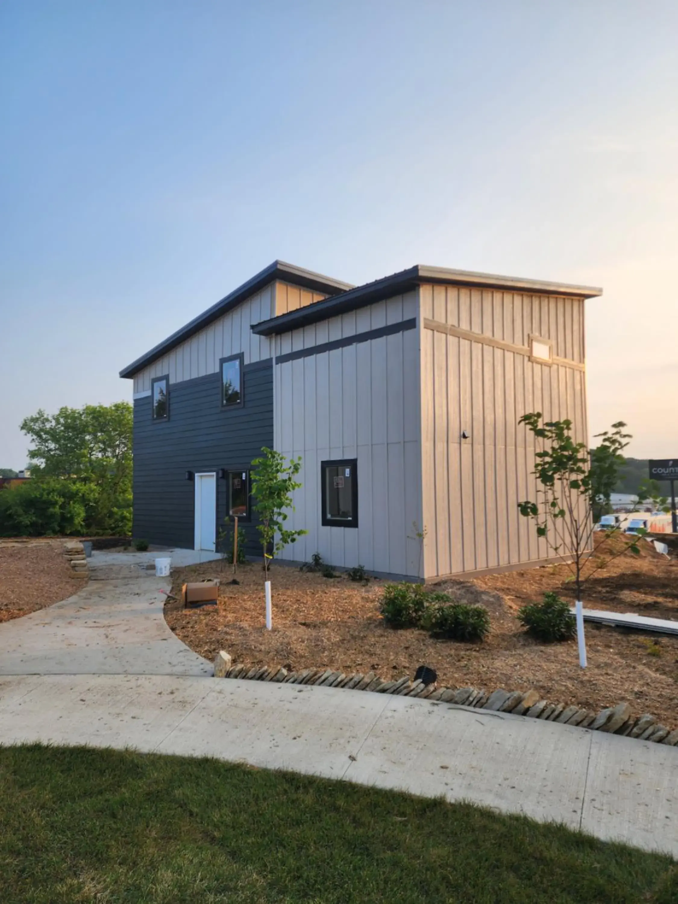 Four-Bedroom House in Bluffside Gardens Four-Bedroom House in Bluffside Gardens
