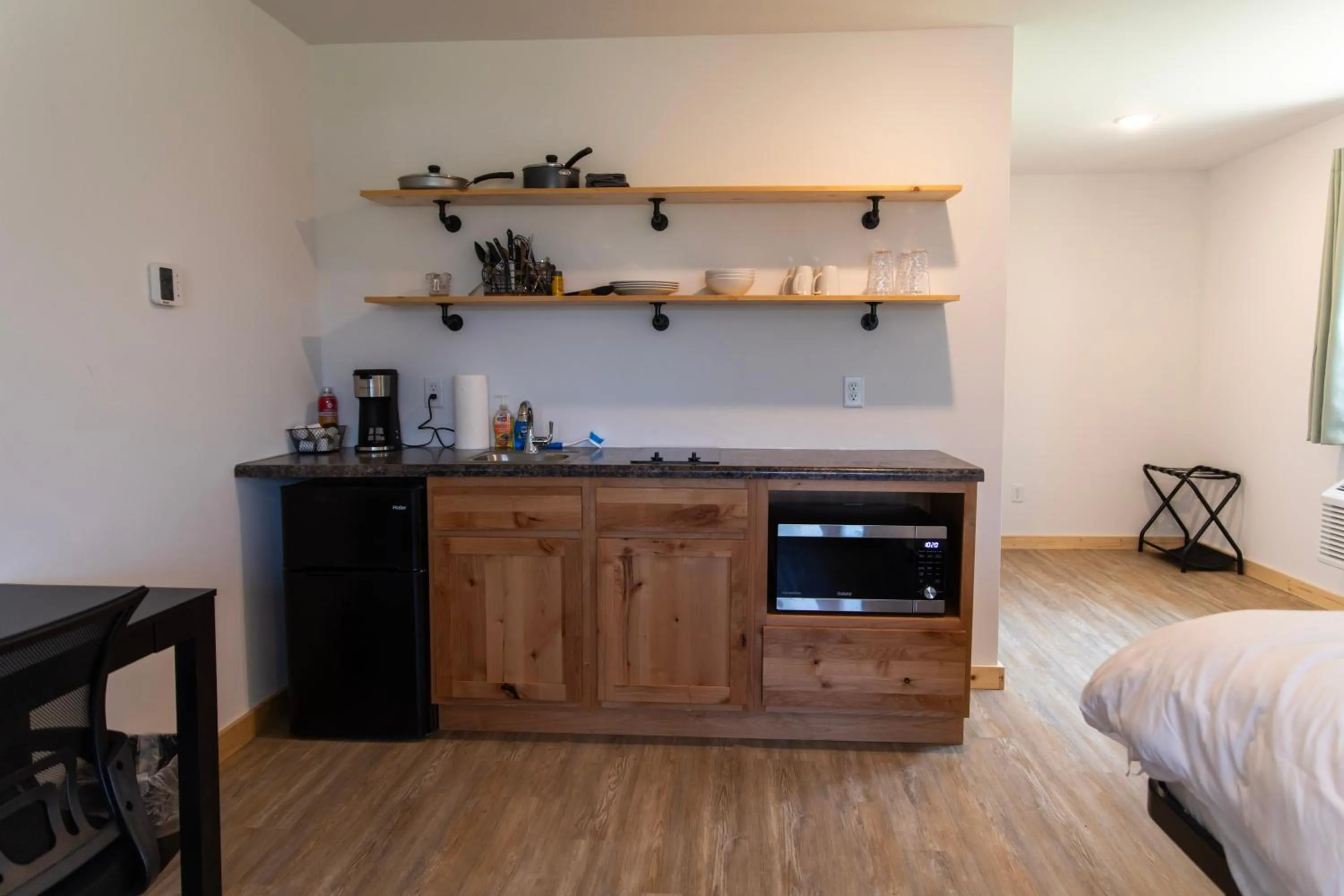 Kitchen or kitchenette in Bluffside Gardens