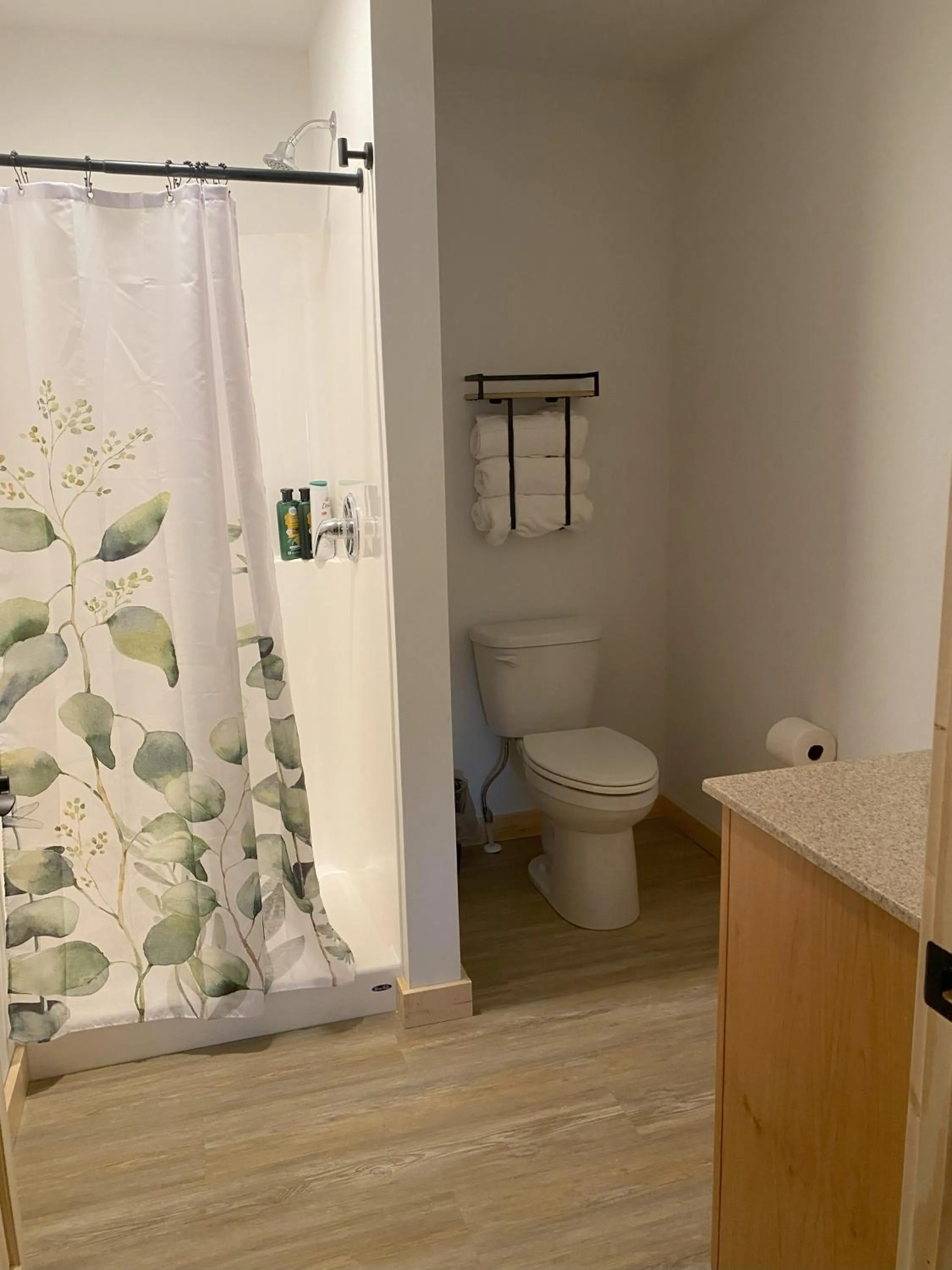 Bathroom in Bluffside Gardens