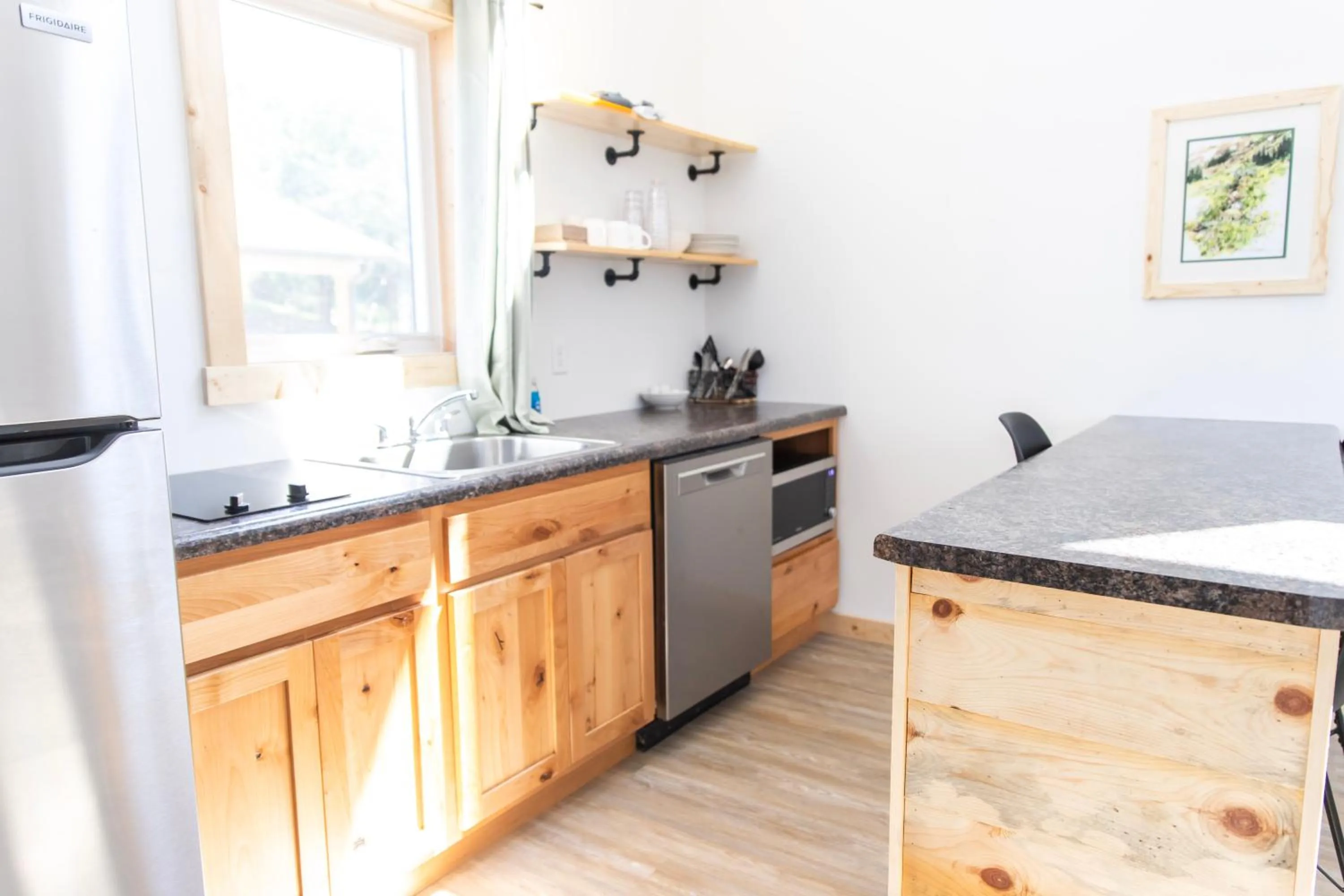 Kitchen or kitchenette in Bluffside Gardens