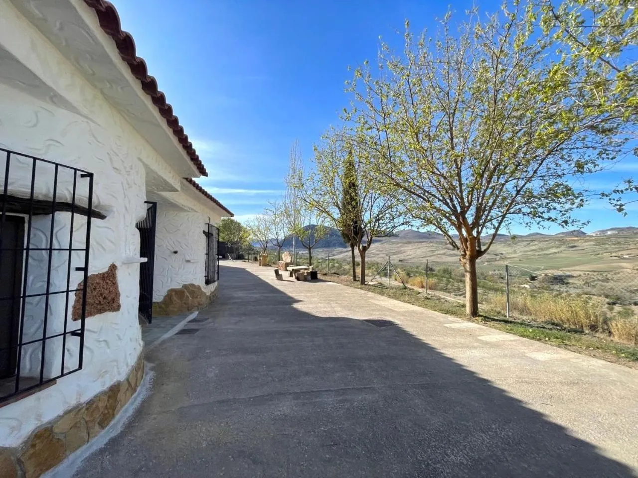 Garden in Cuevas El Atochal Orígenes
