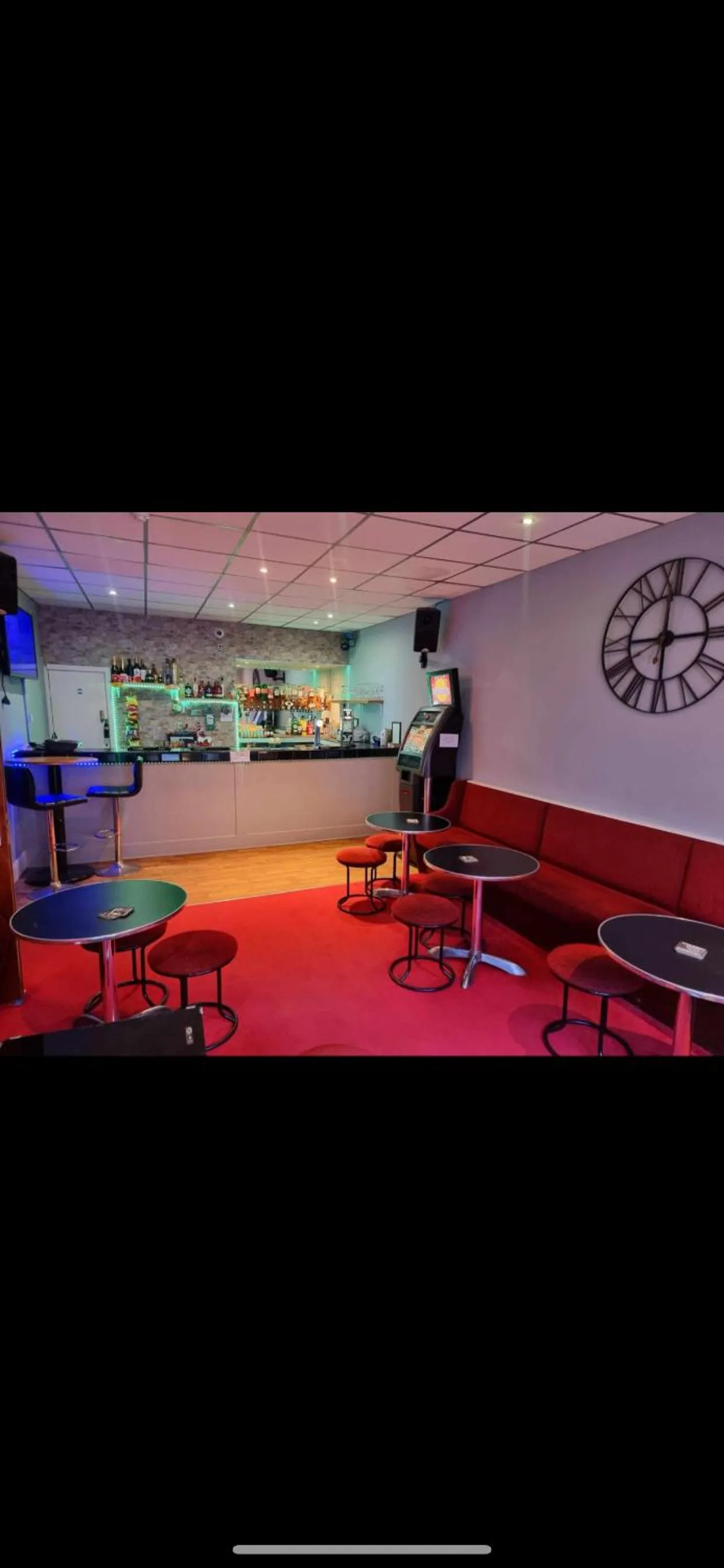 Lounge or bar in The Montclair