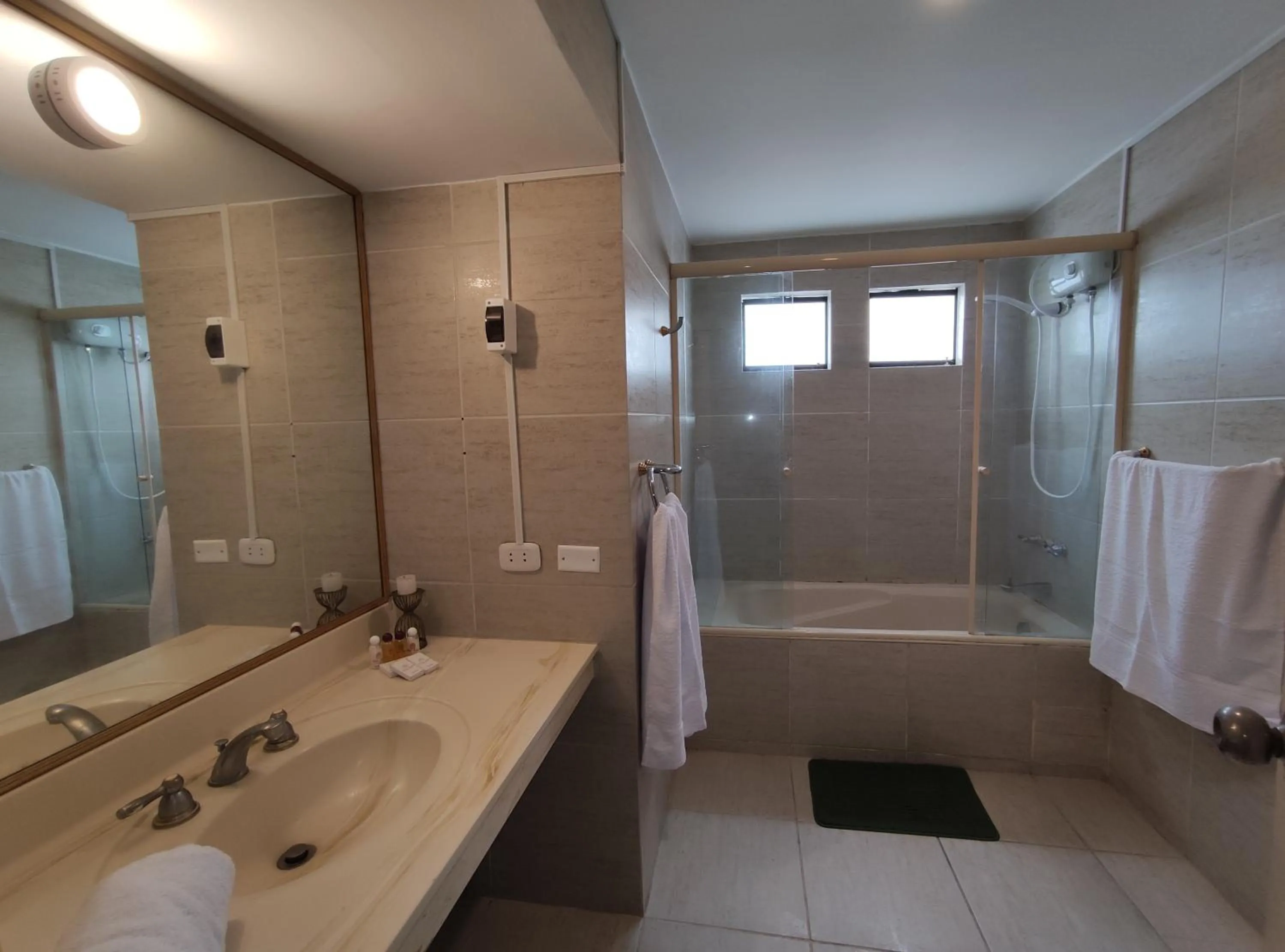 Bath in Inti Llaqta Hotel & Suites