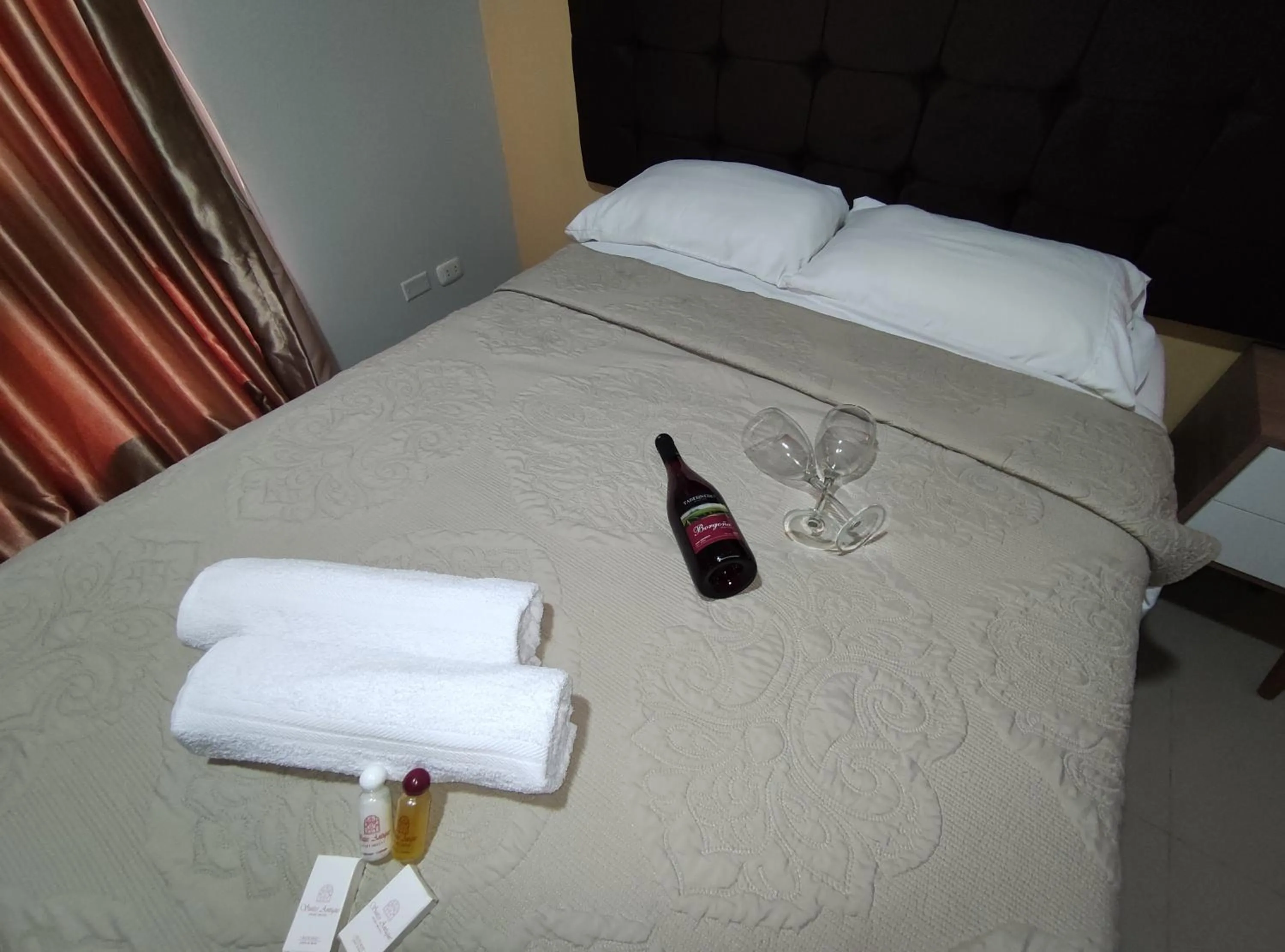 Photo of the whole room, Bed in Inti Llaqta Hotel & Suites