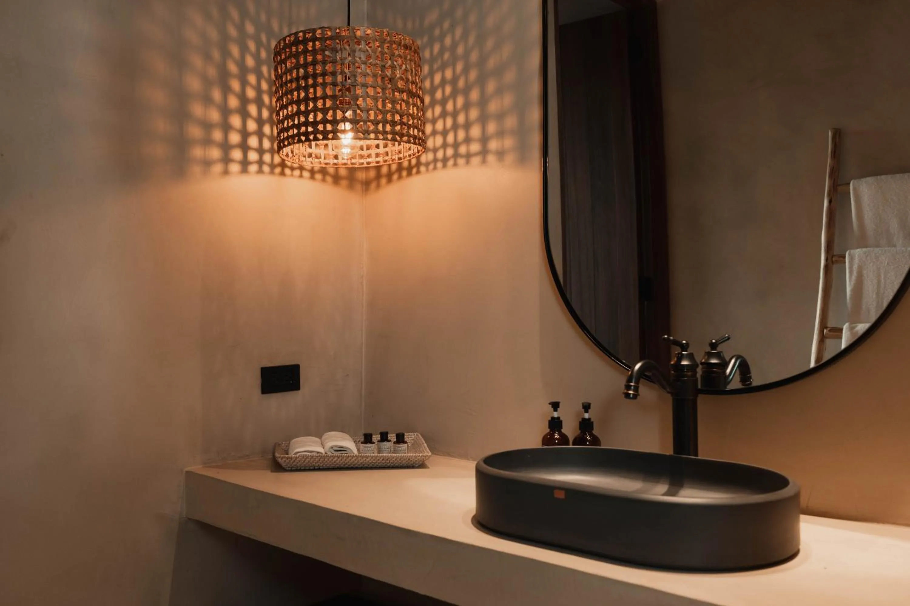 Shower in Makani Luxury Cartagena