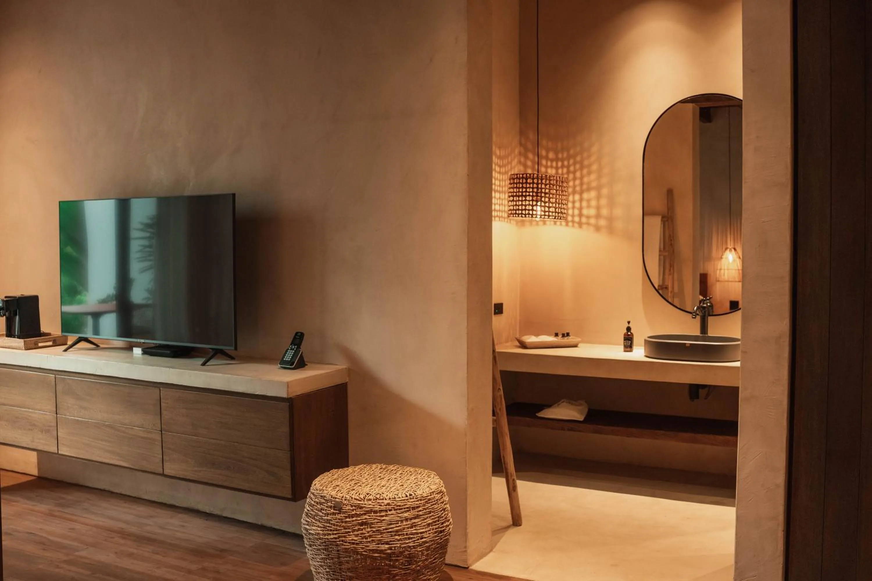 TV and multimedia in Makani Luxury Cartagena