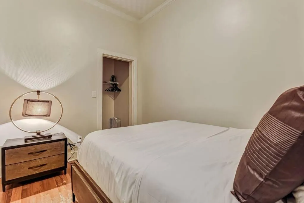 Bed in Loft steps from City Hall and River Street