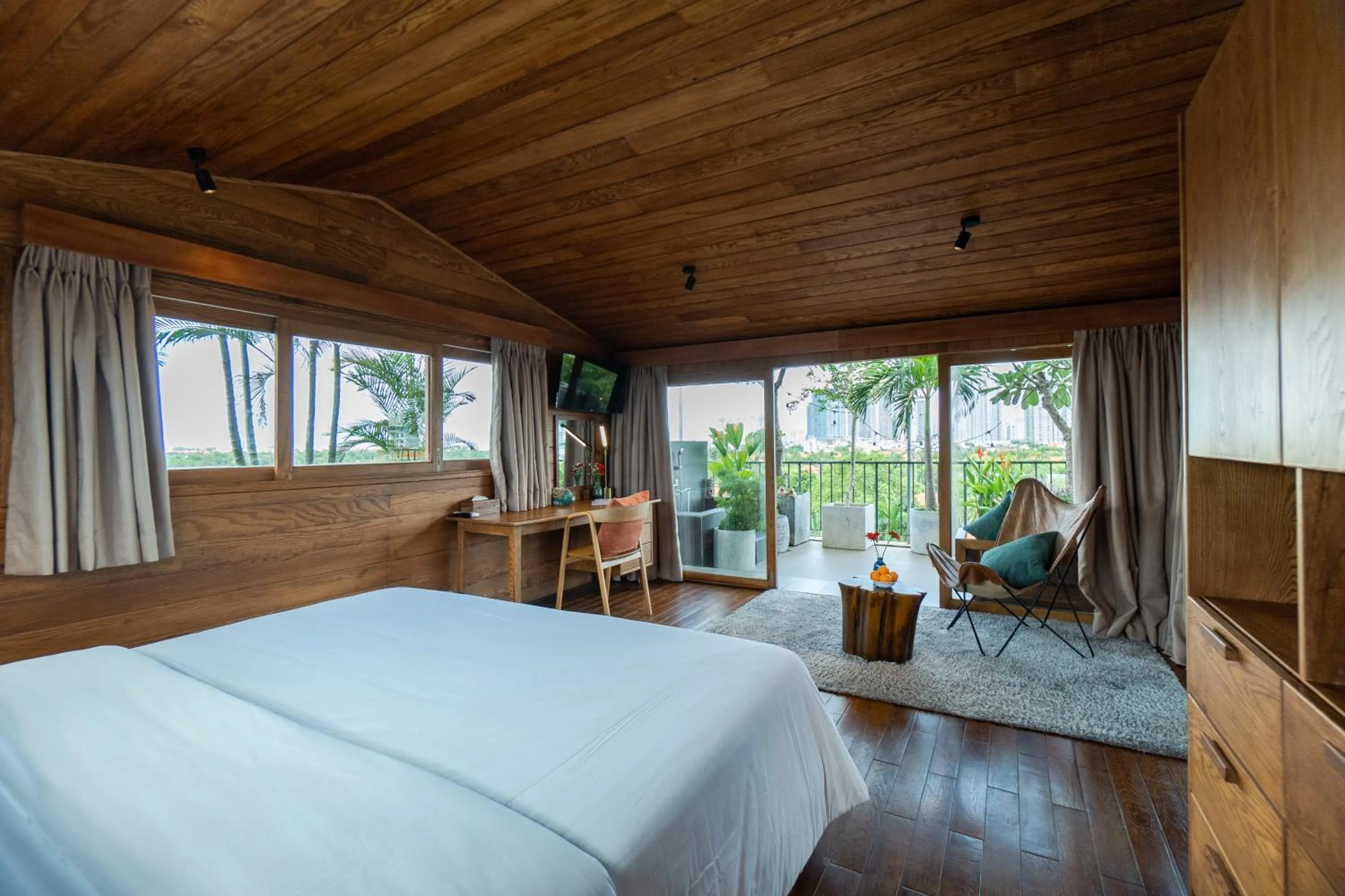 Bed in Nexus House Lang Bao Chi