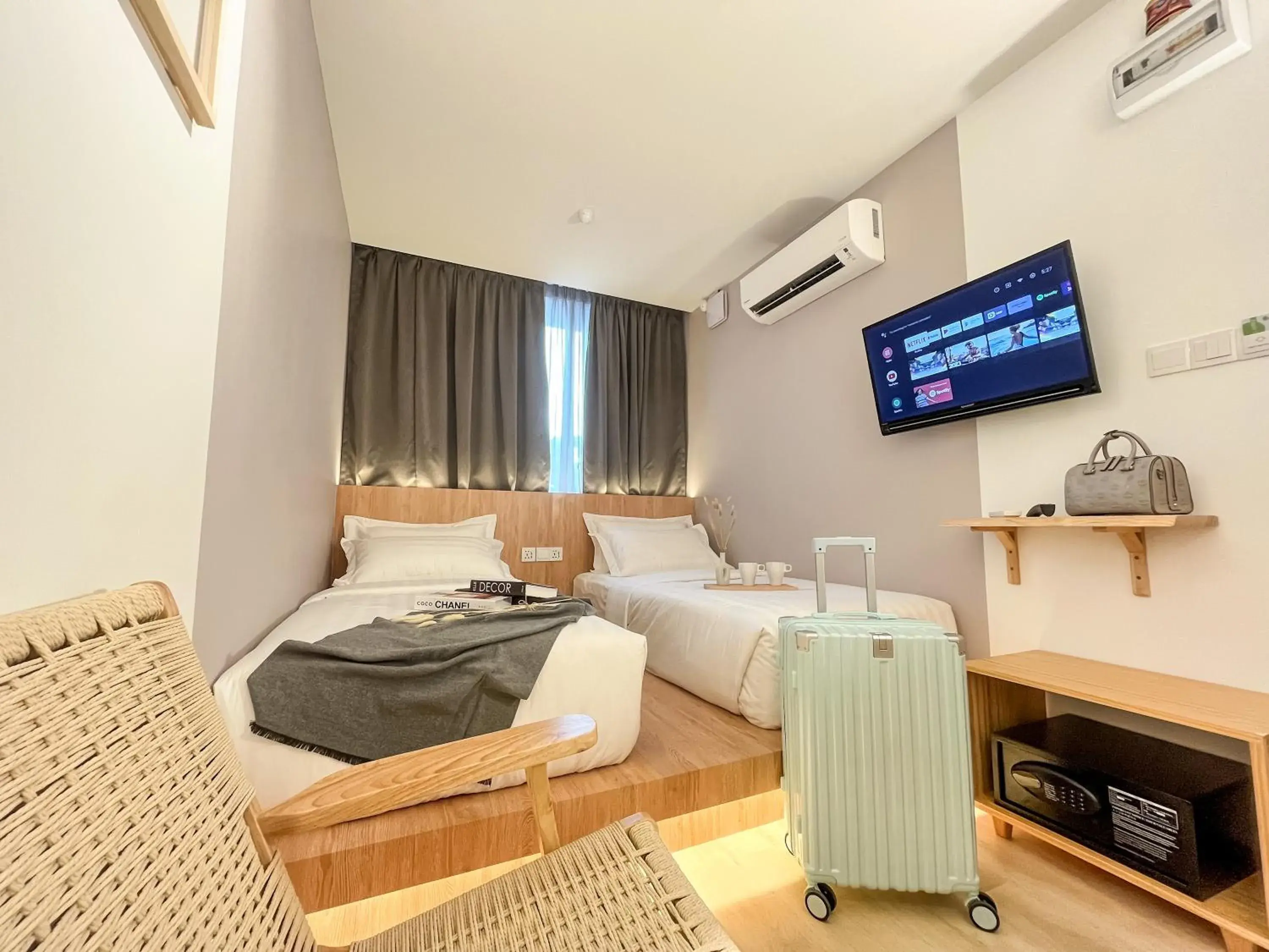 Deluxe Twin Room with Shared Bathroom in Sleep Box Penang Deluxe Twin Room with Shared Bathroom in Sleep Box Penang