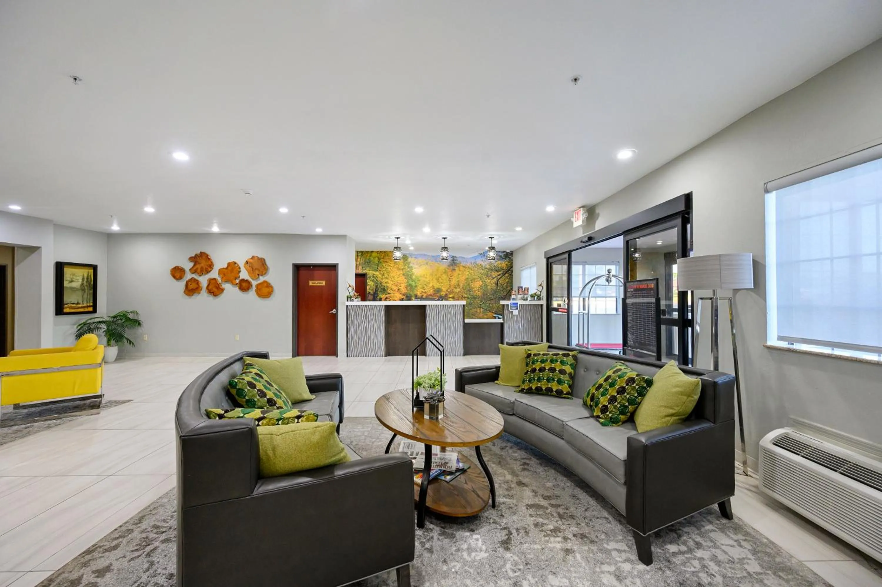 Lobby or reception in HiWay Inn Express of Broken Bow