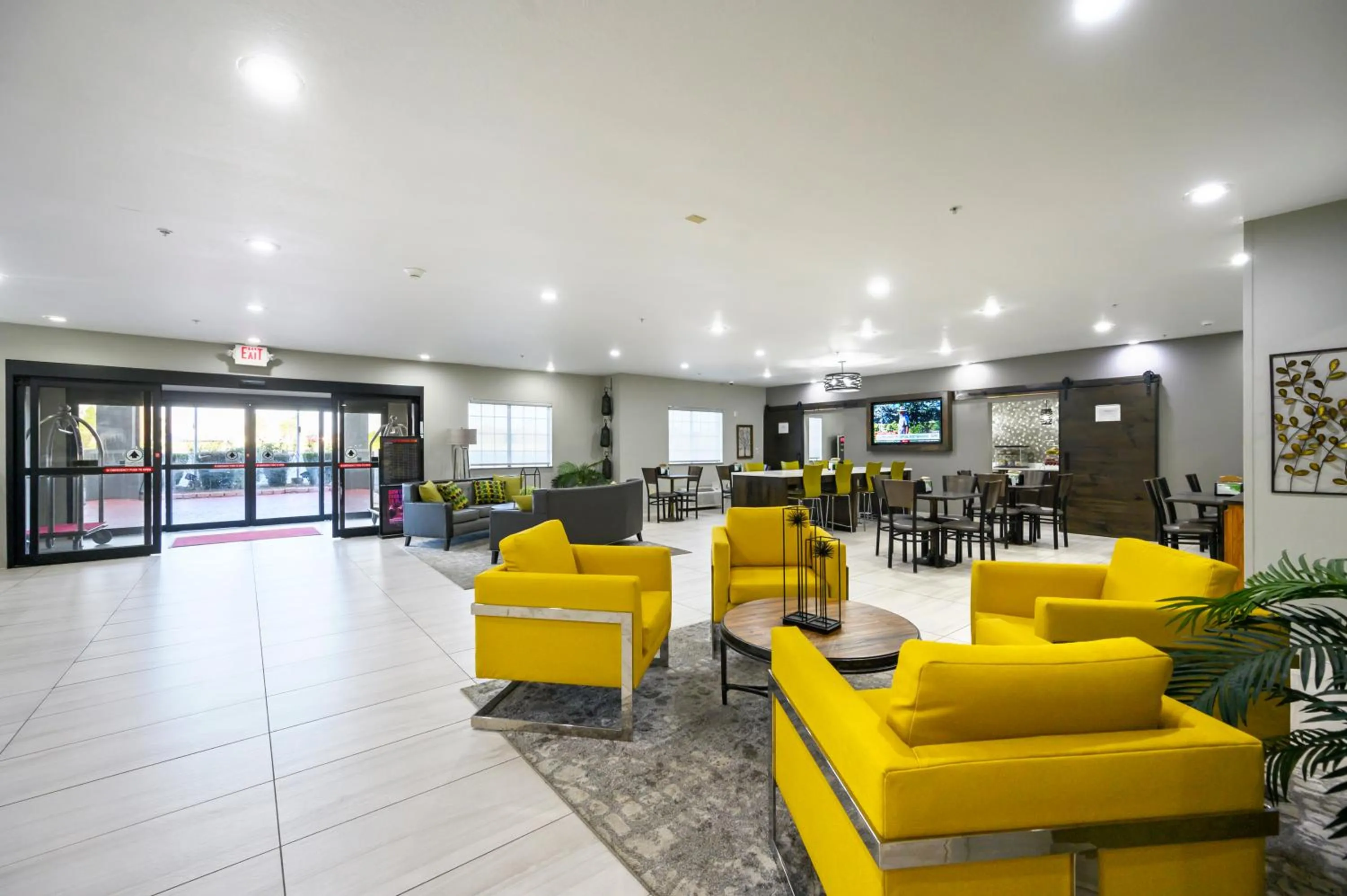 Lobby or reception in HiWay Inn Express of Broken Bow