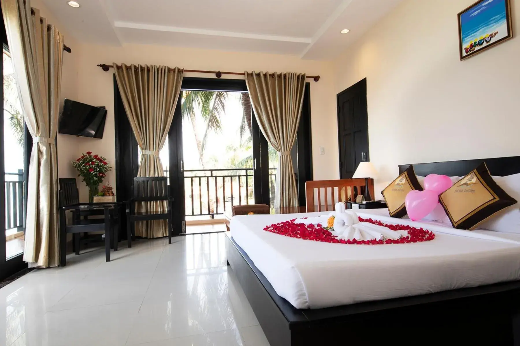 Deluxe Double Room in Hon Rom Central Beach Resort Deluxe Double Room in Hon Rom Central Beach Resort