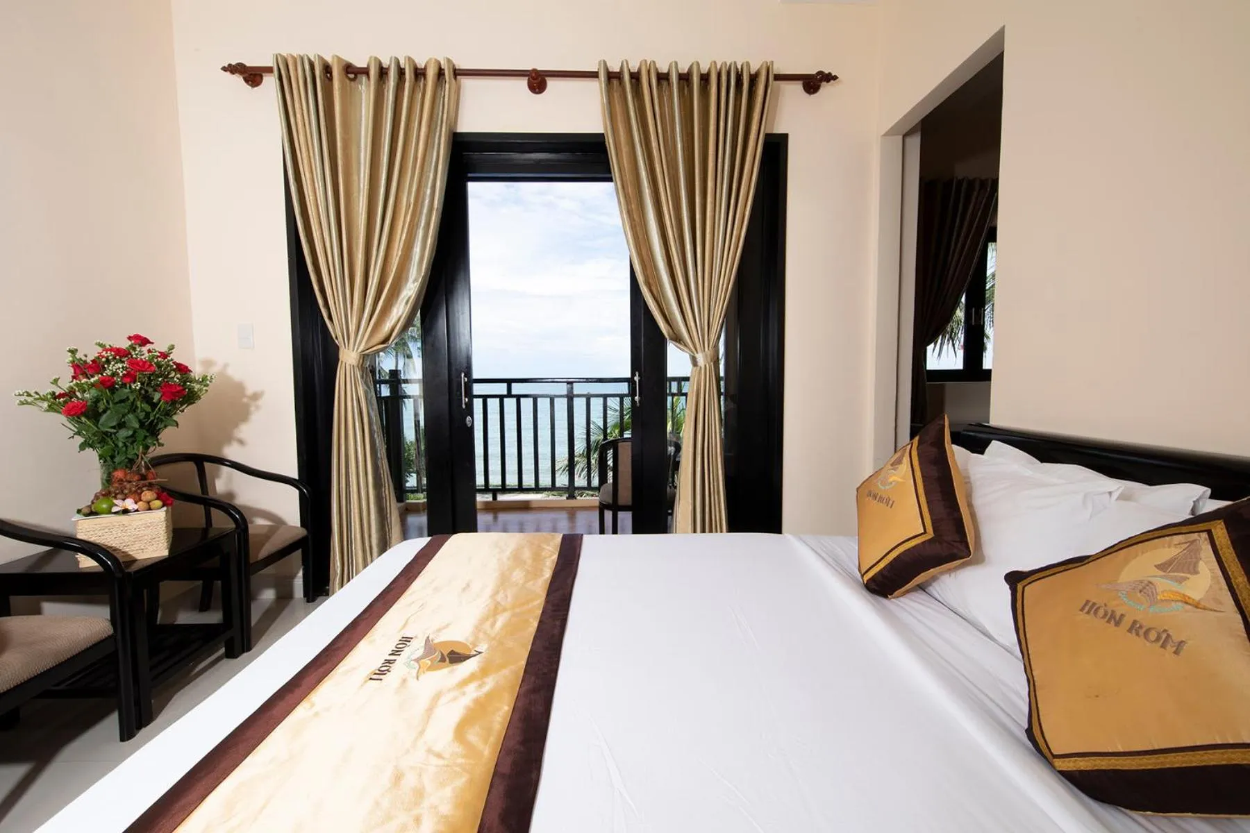 Bed in Hon Rom Central Beach Resort