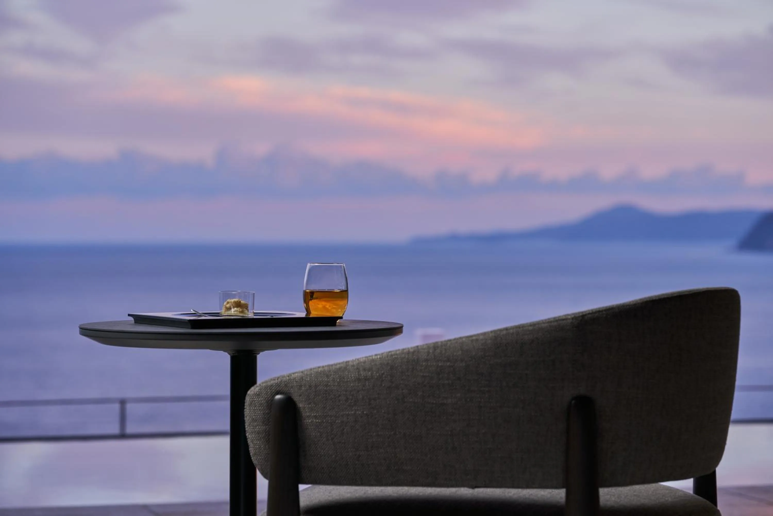 Communal lounge/ TV room in Atami Izusan Karaku