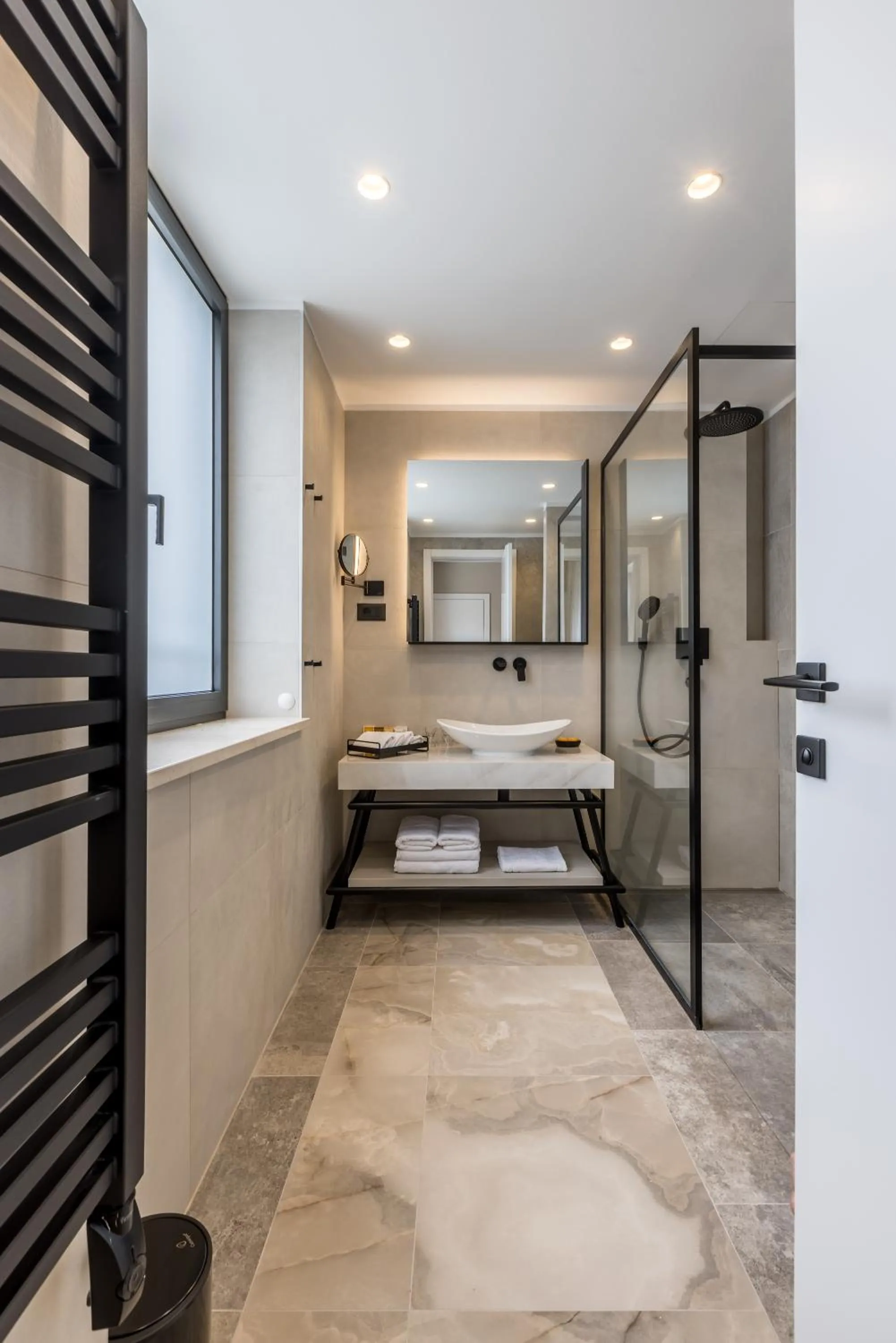 Shower, Bed in Cora Hotel