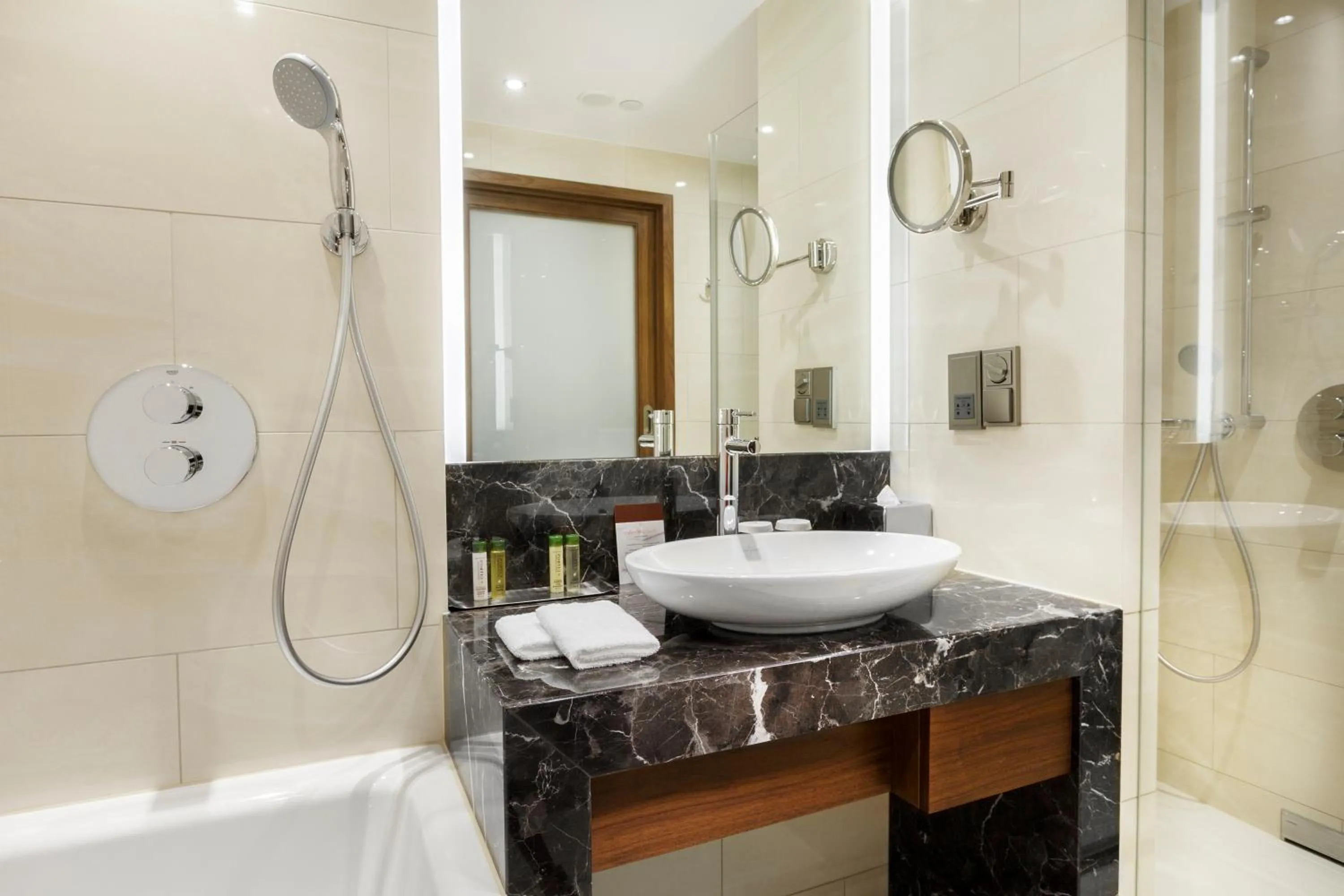 DoubleTree by Hilton Hotel & Conference Centre Warsaw