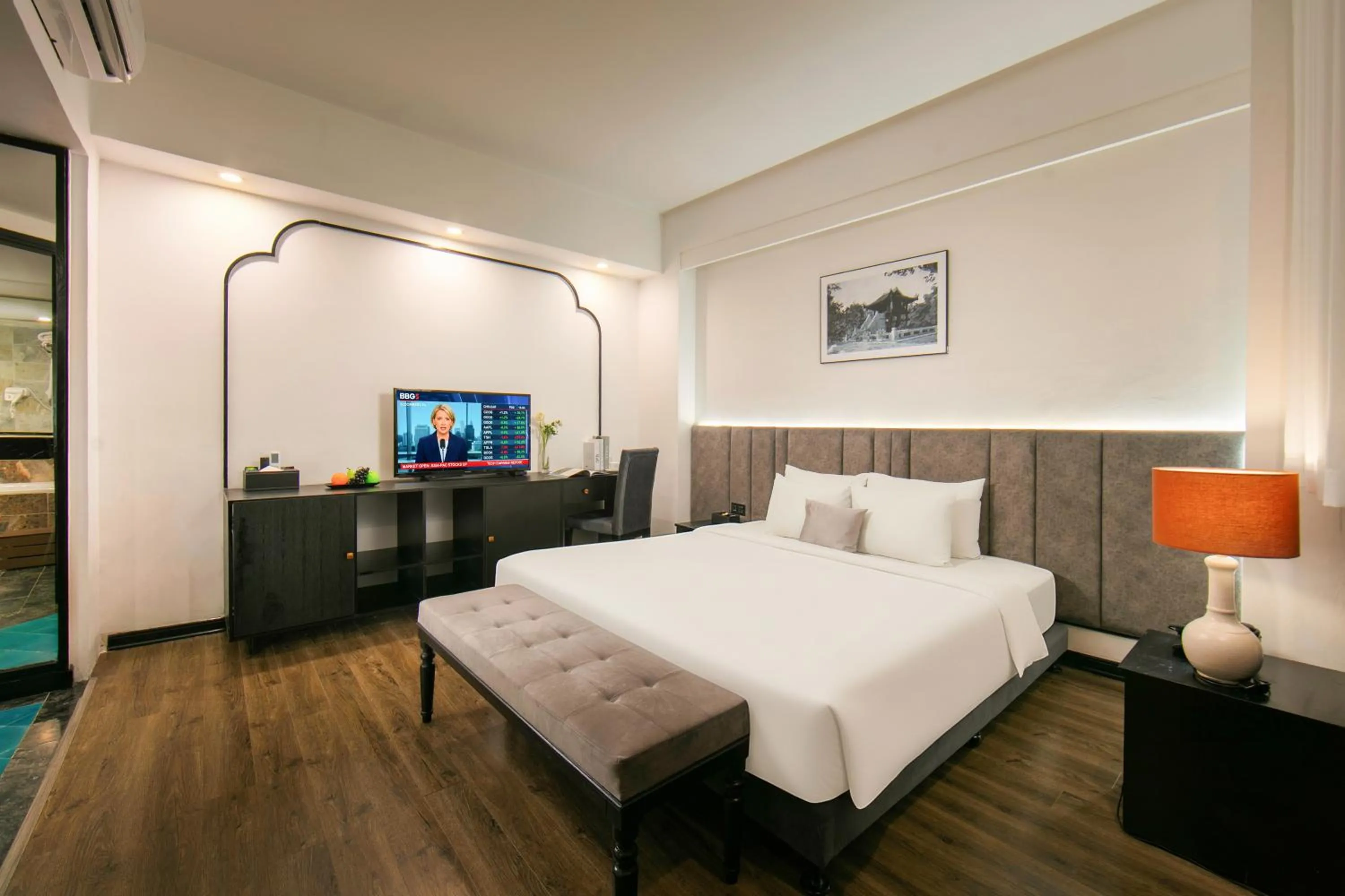 Bed in Ja Cosmo Hotel and Spa