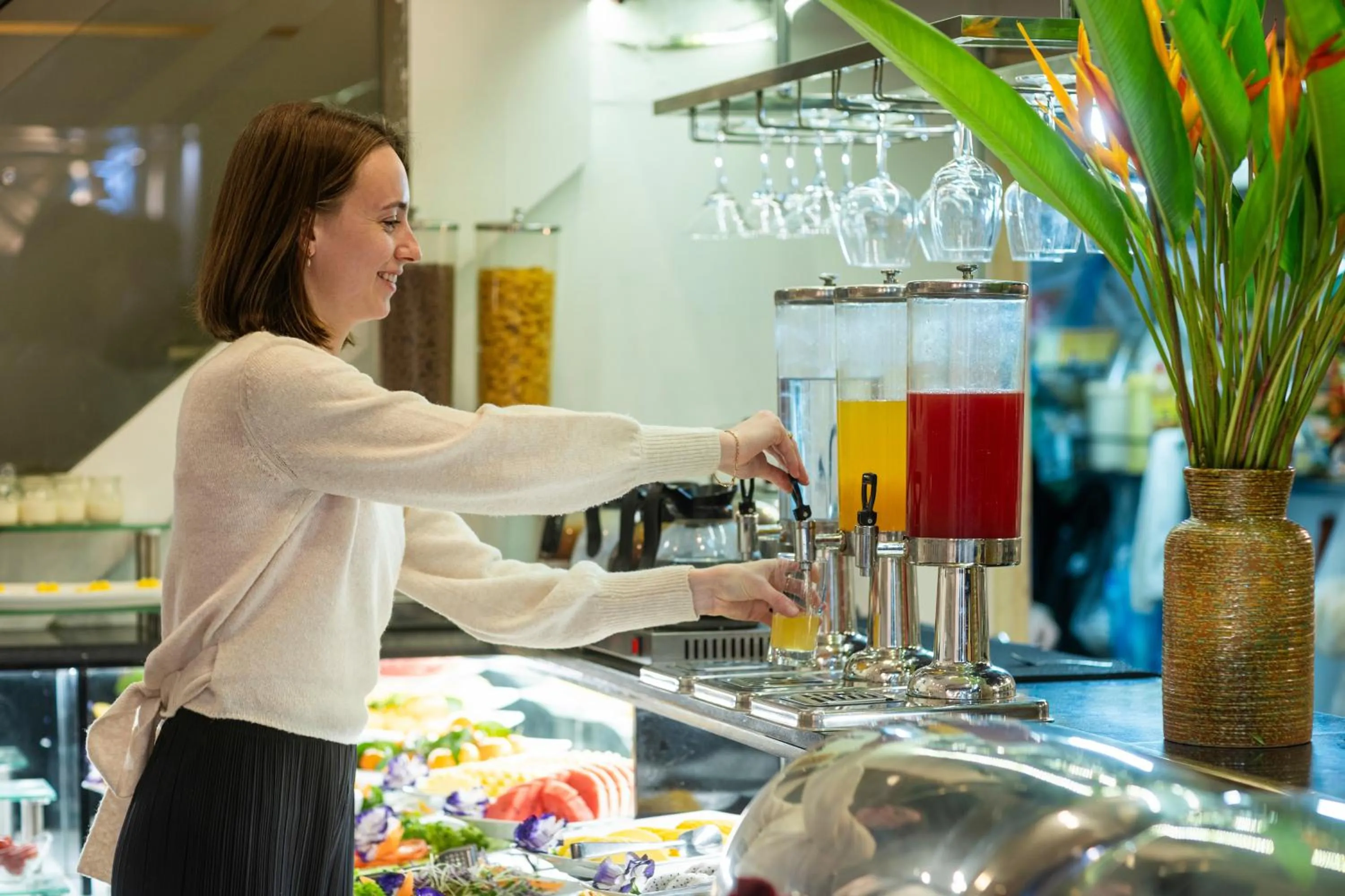 Food and drinks in Ja Cosmo Hotel and Spa