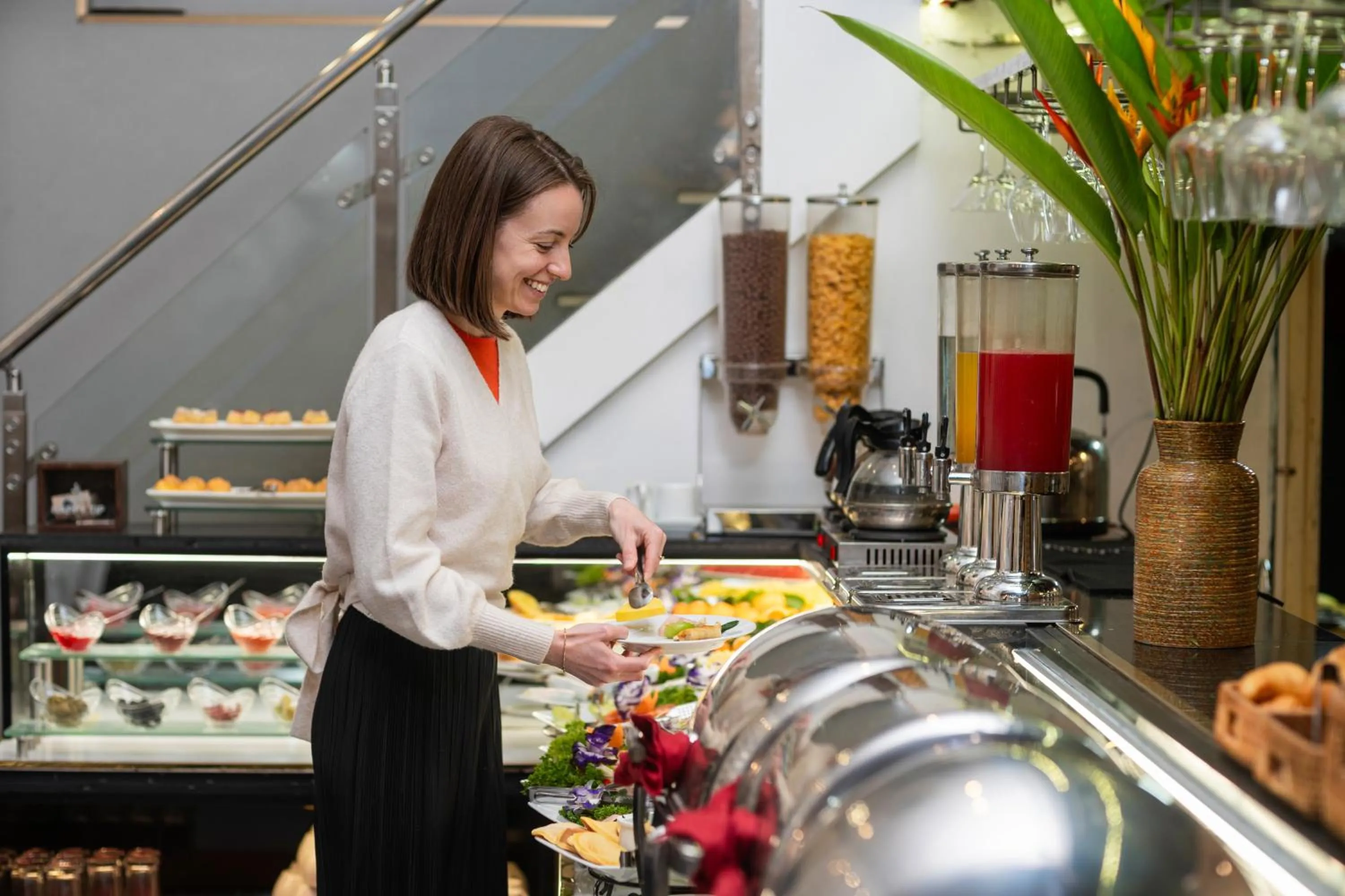 Food and drinks in Ja Cosmo Hotel and Spa