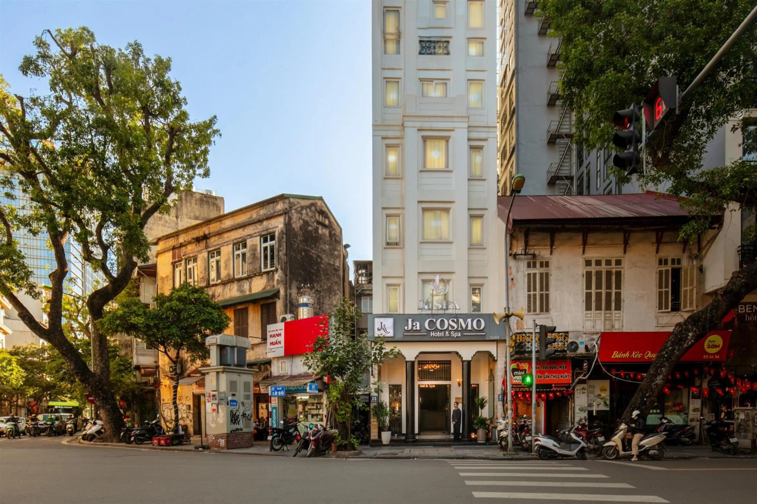 Property building in Ja Cosmo Hotel and Spa