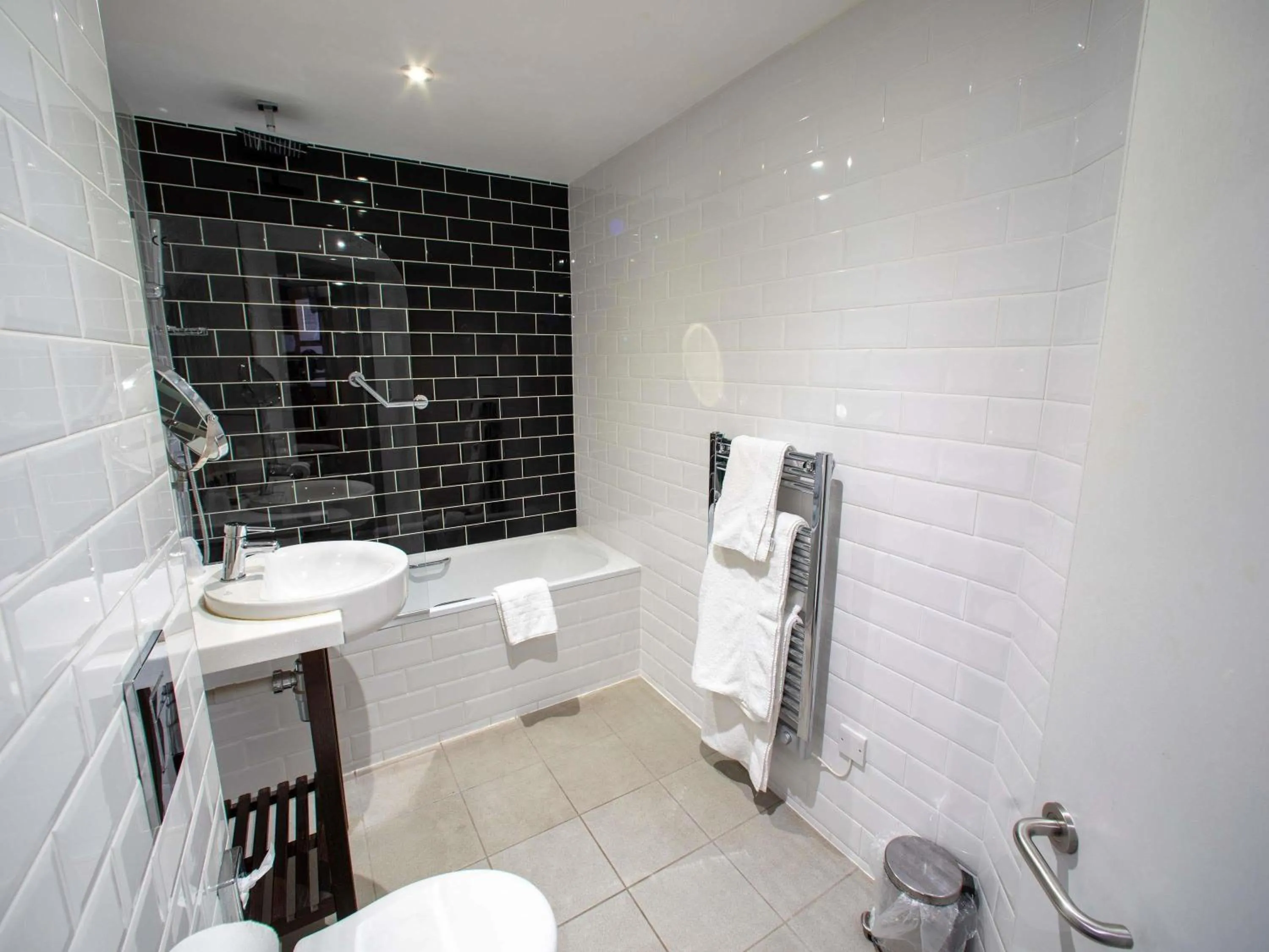 Bedroom in Mercure Doncaster Centre Danum Hotel