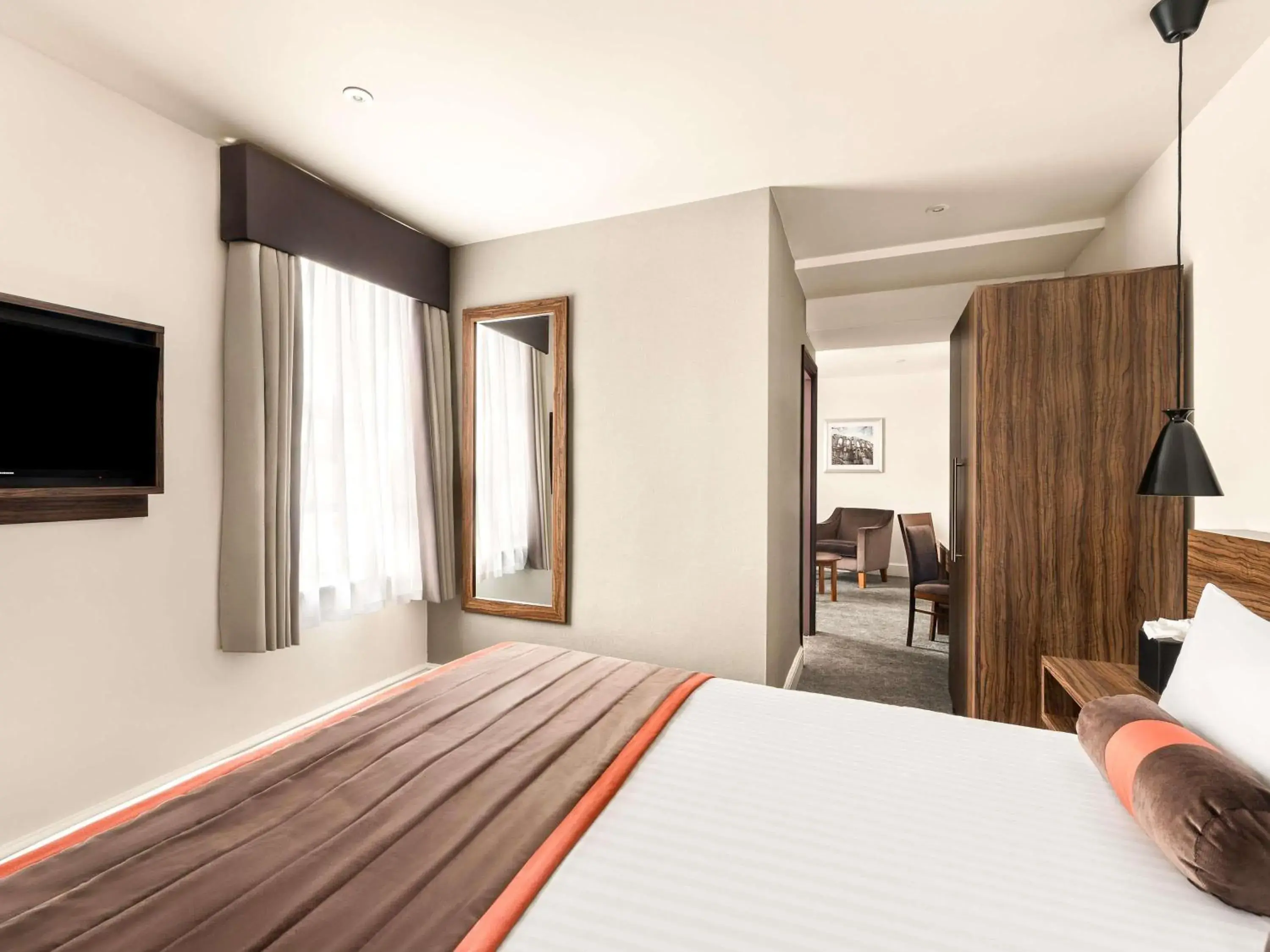 Junior Suite in Mercure Doncaster Centre Danum Hotel Junior Suite in Mercure Doncaster Centre Danum Hotel