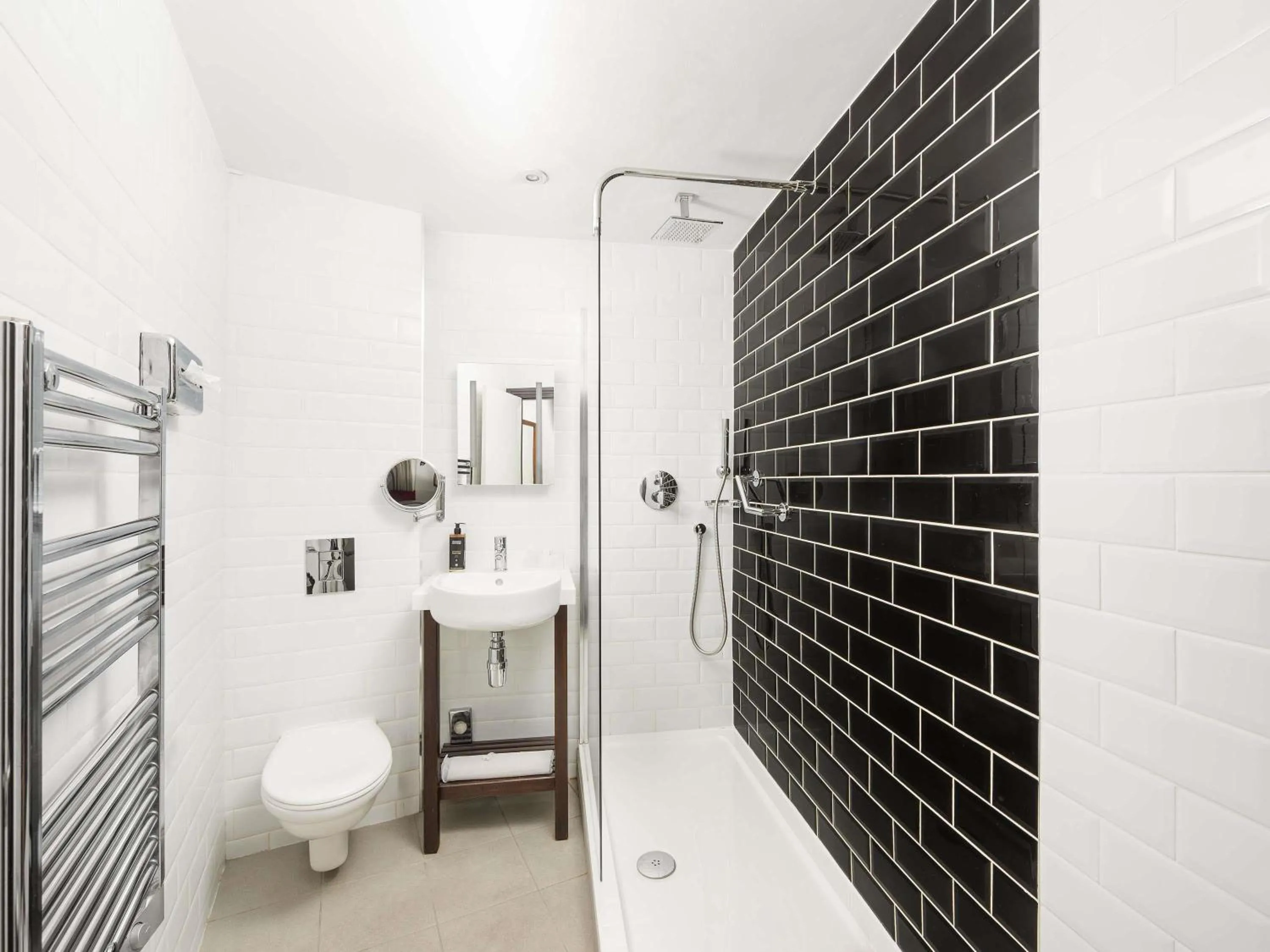 Bedroom in Mercure Doncaster Centre Danum Hotel