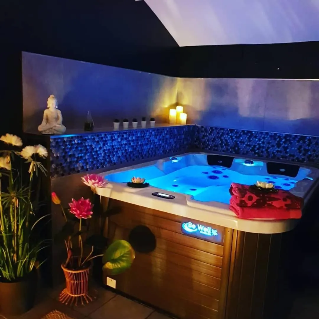 Hot Tub in A l'Orée du Pin