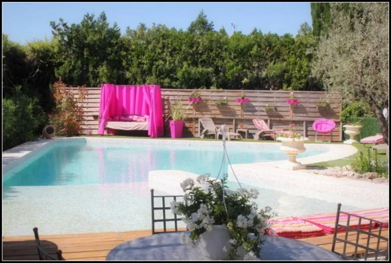 Day in A l'Orée du Pin