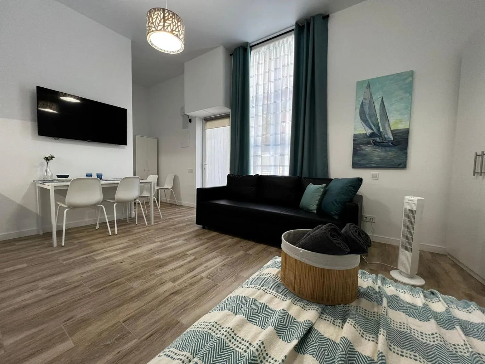 Communal lounge/ TV room in Rodrigues 15