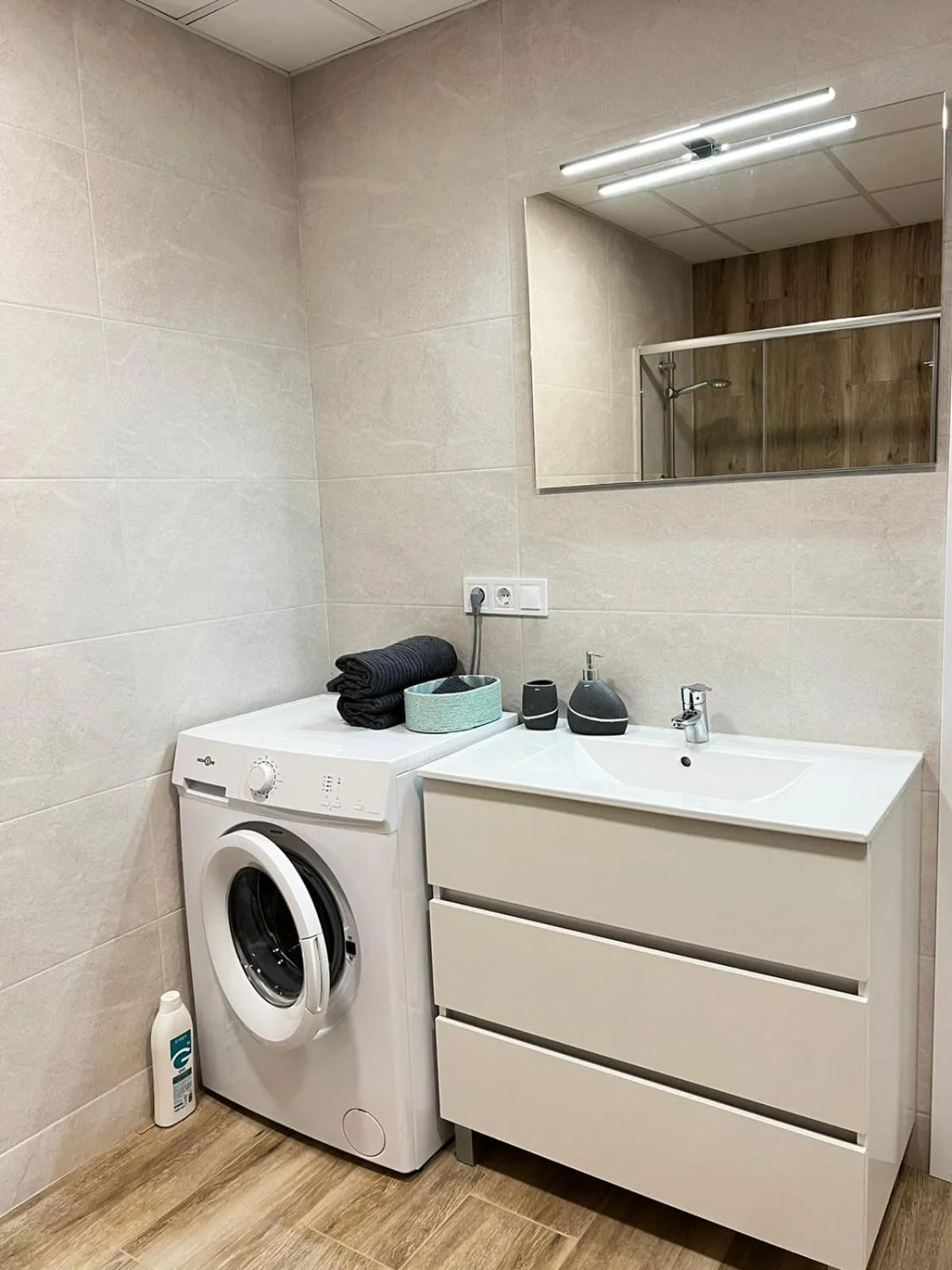 Bathroom in Rodrigues 15