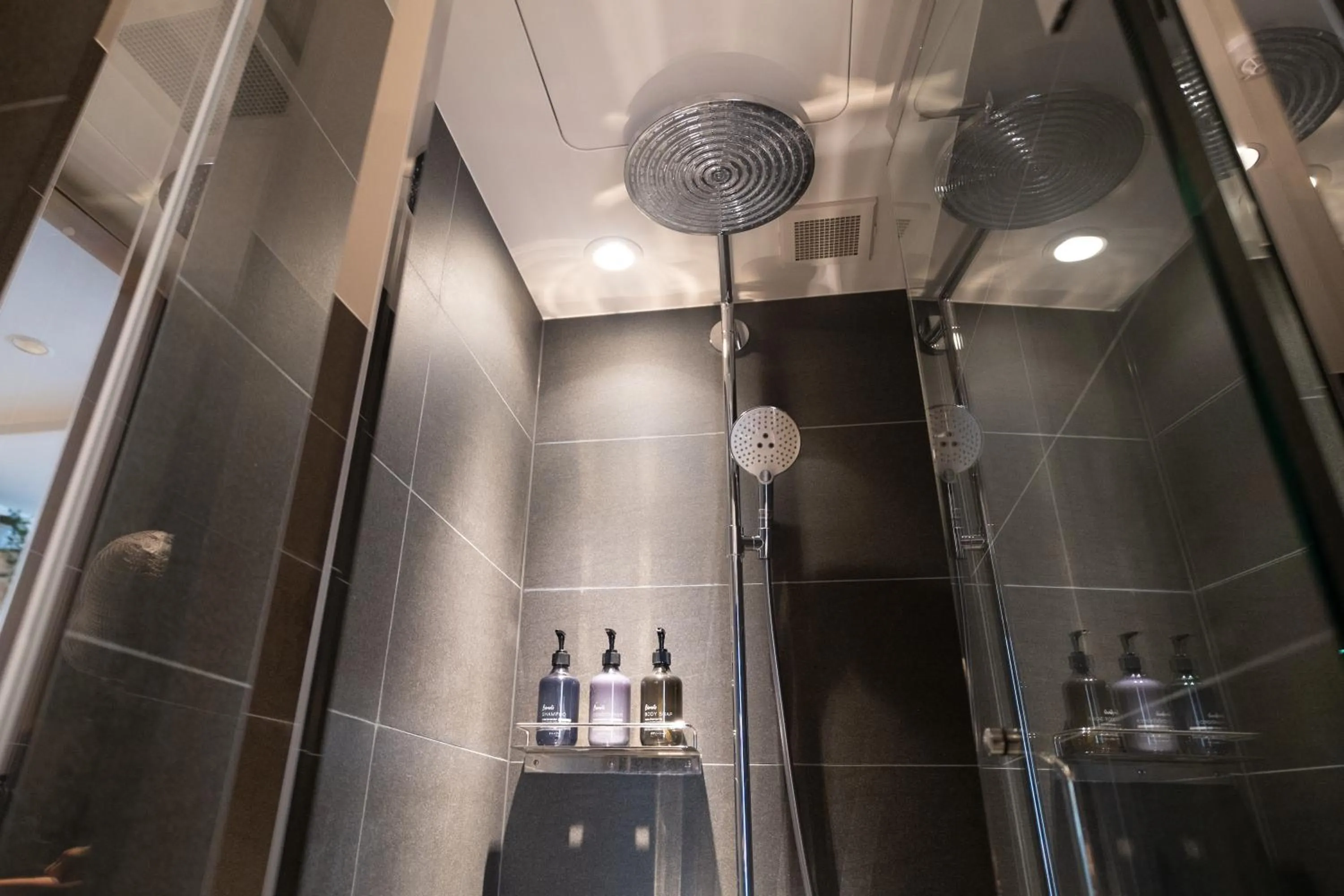 Shower in KABIN Taka