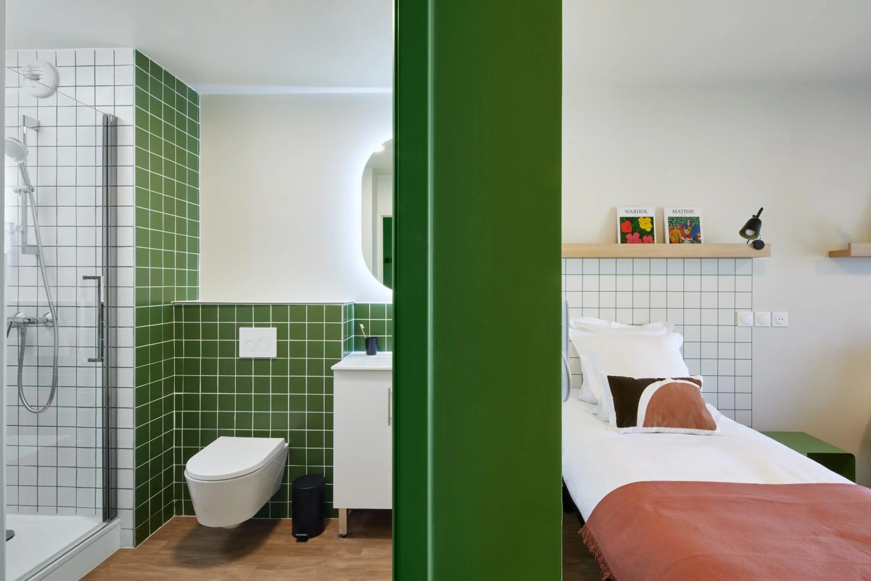 Photo of the whole room, Bed in Hife Toulouse Sud Labège