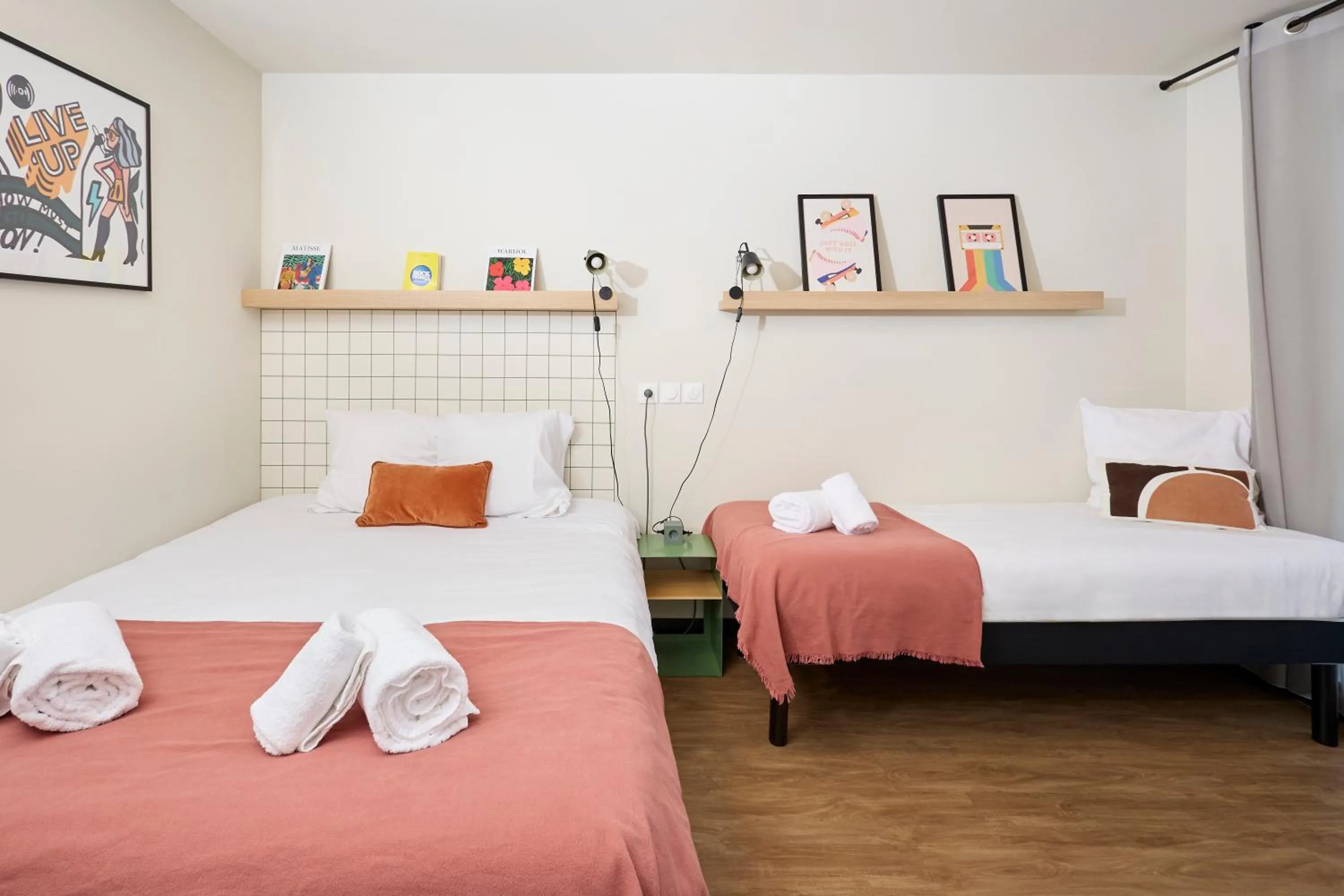 Photo of the whole room, Bed in Hife Toulouse Sud Labège