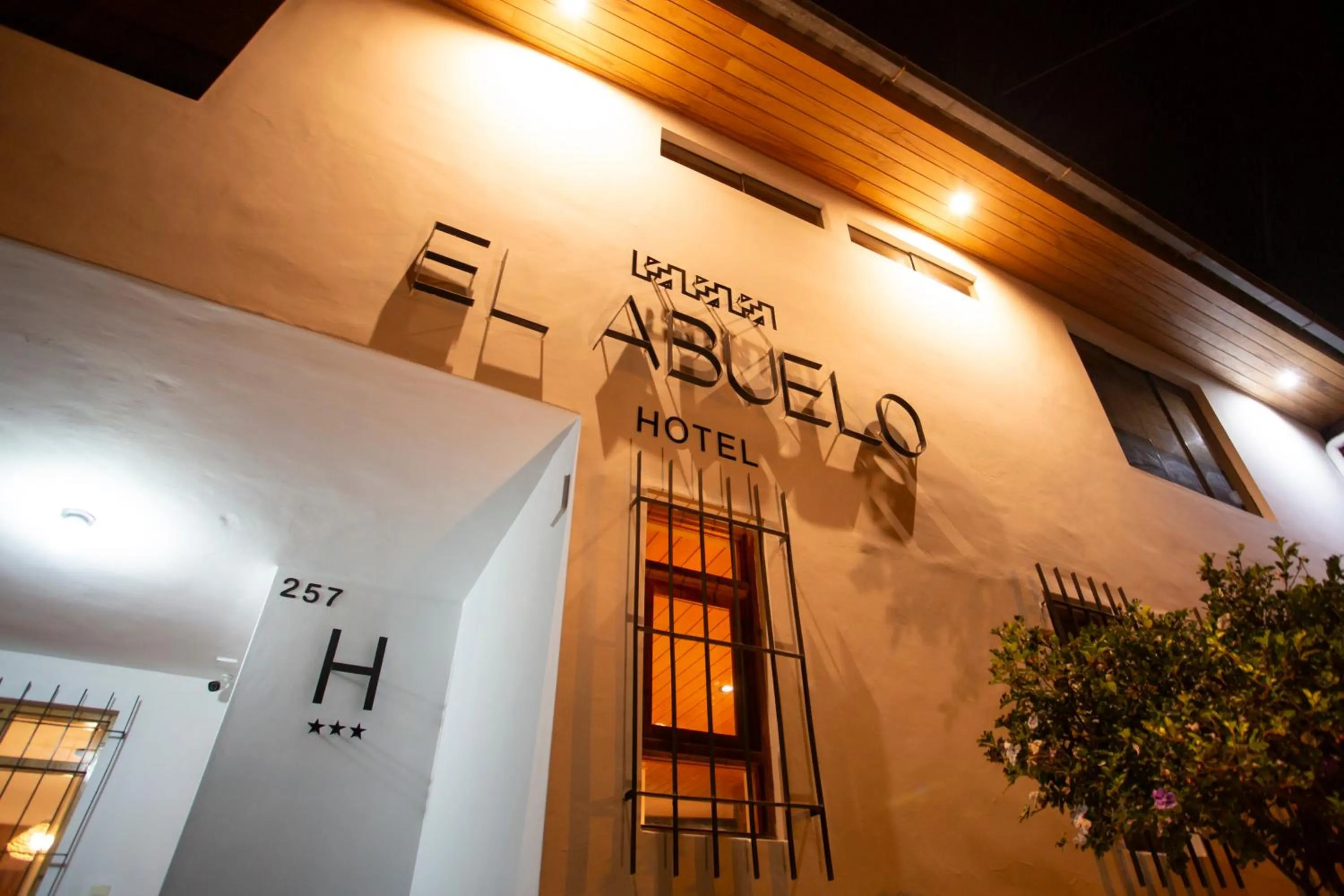Facade/entrance in Hotel El Abuelo