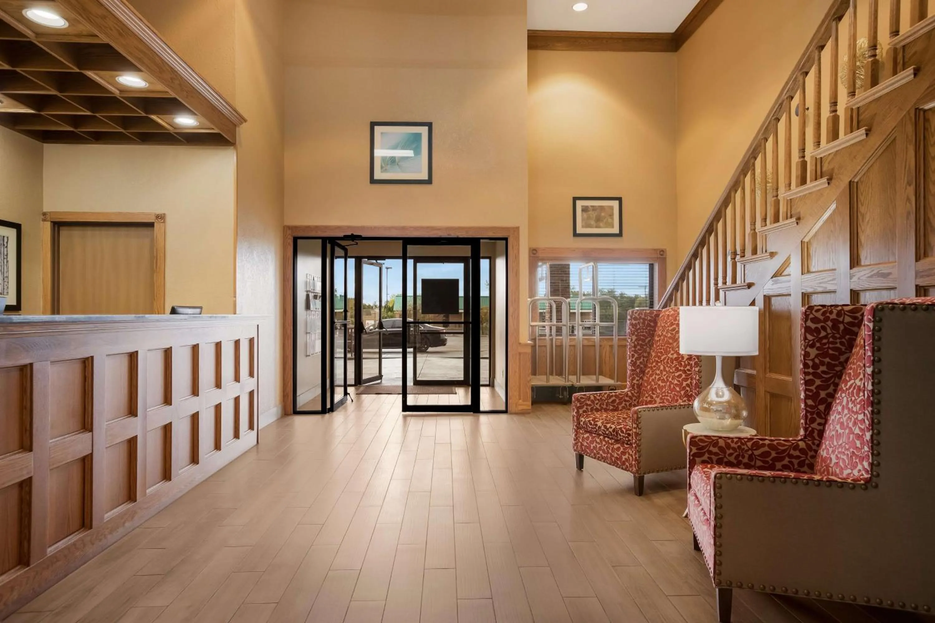 Lobby or reception in Best Western Kendallville Inn